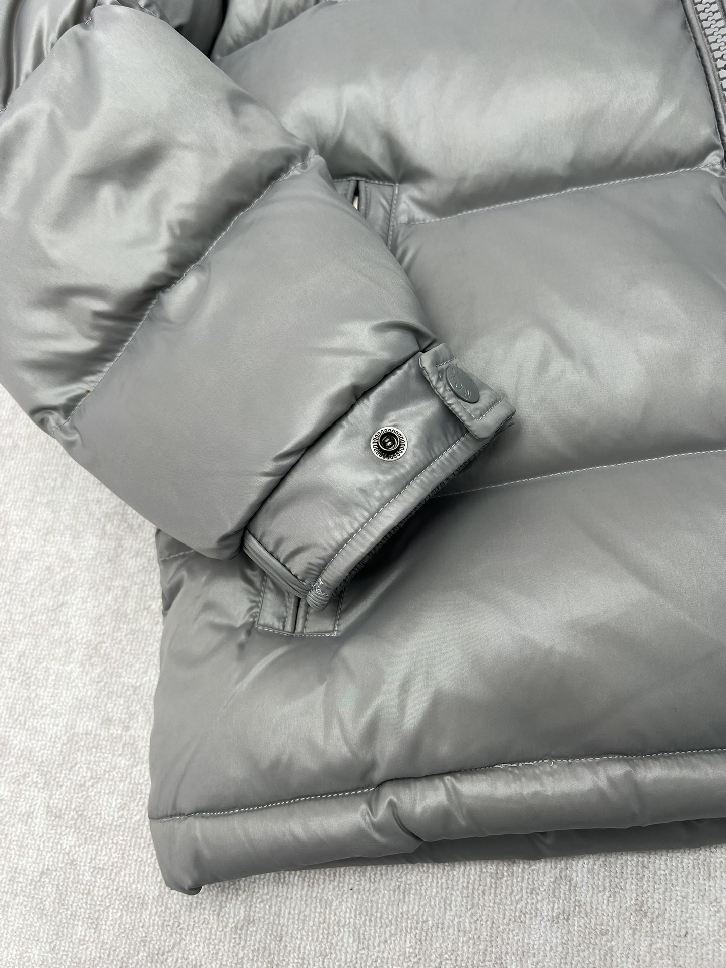Moncler Down Jacket S-m-l
