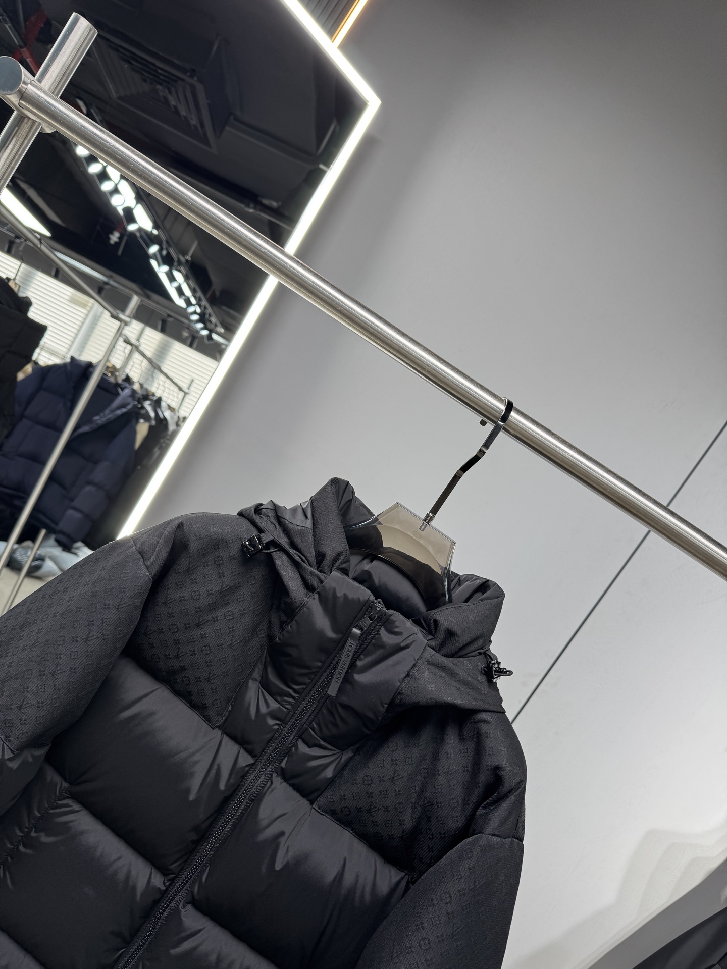 Louis Vuitton Down Jacket L