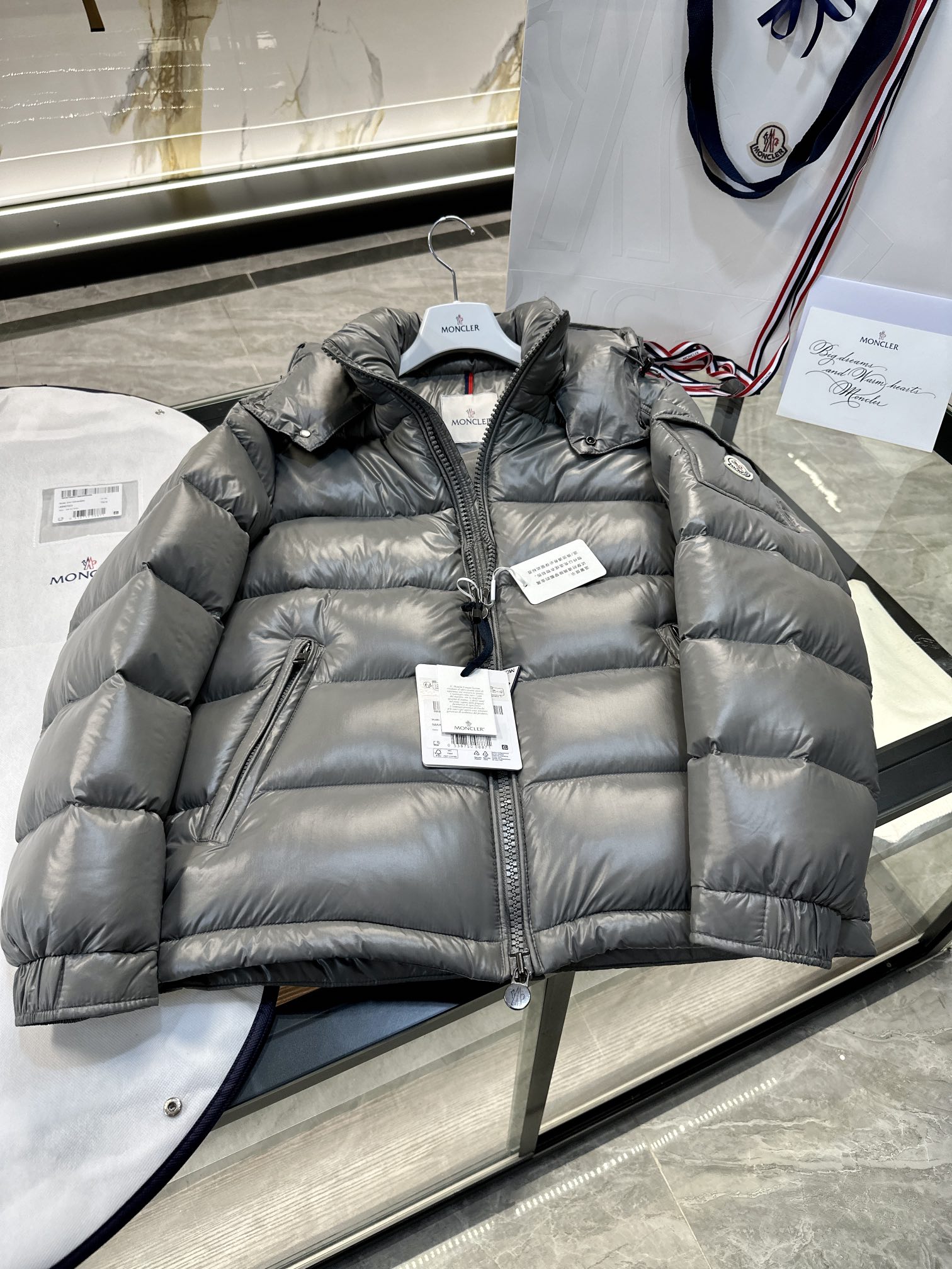 Moncler Basic Clothing Goose Down Gray M-l