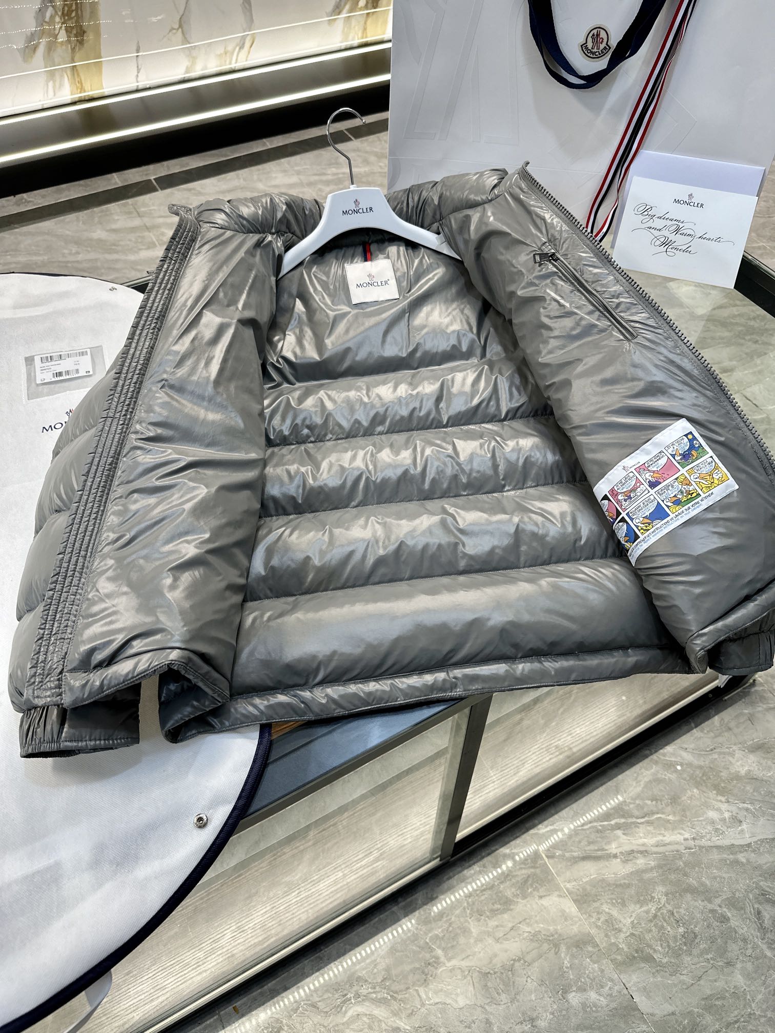 Moncler Basic Clothing Goose Down Gray M-l