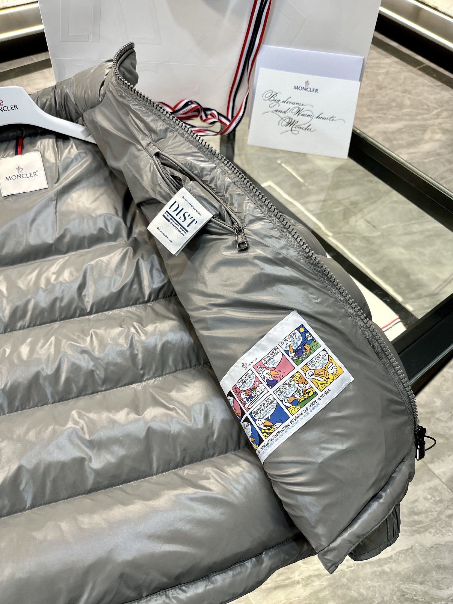 Moncler Basic Clothing Goose Down Gray M-l