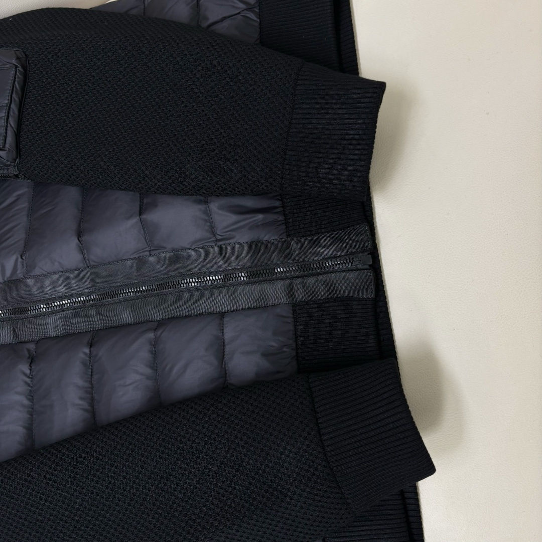 Moncler Down Jacket M-l