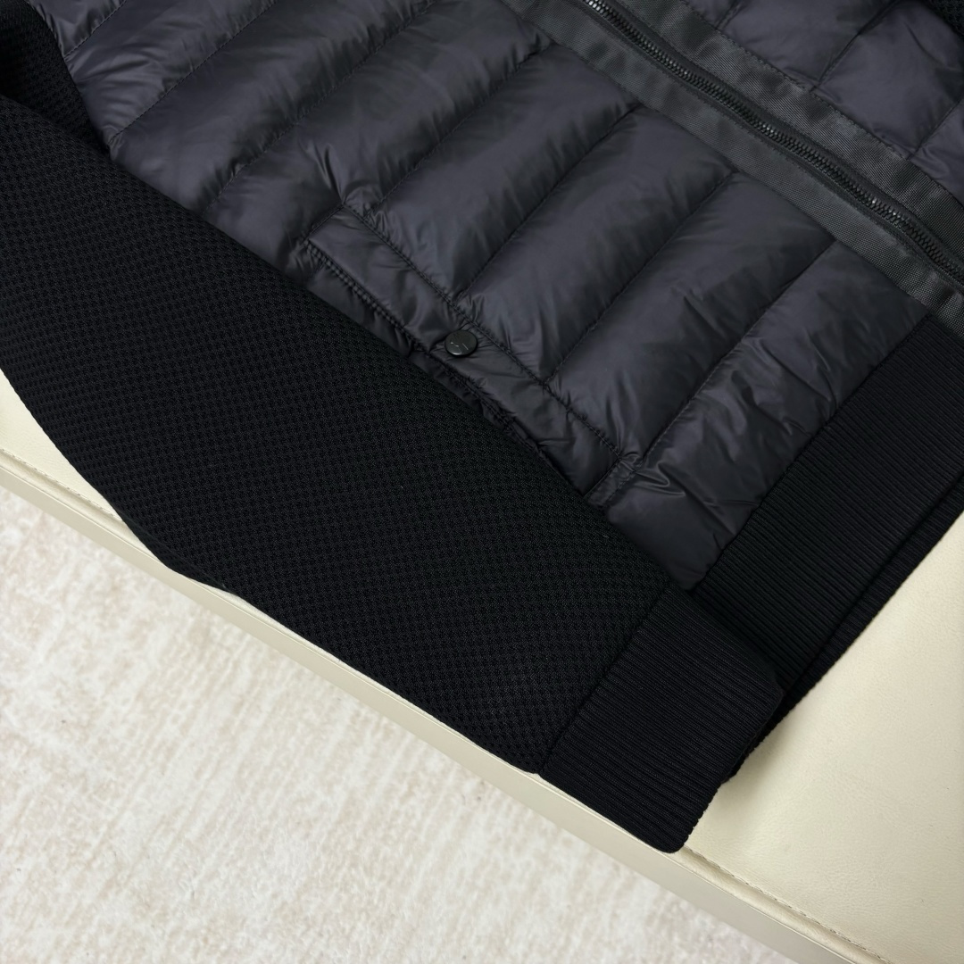 Moncler Down Jacket M-l