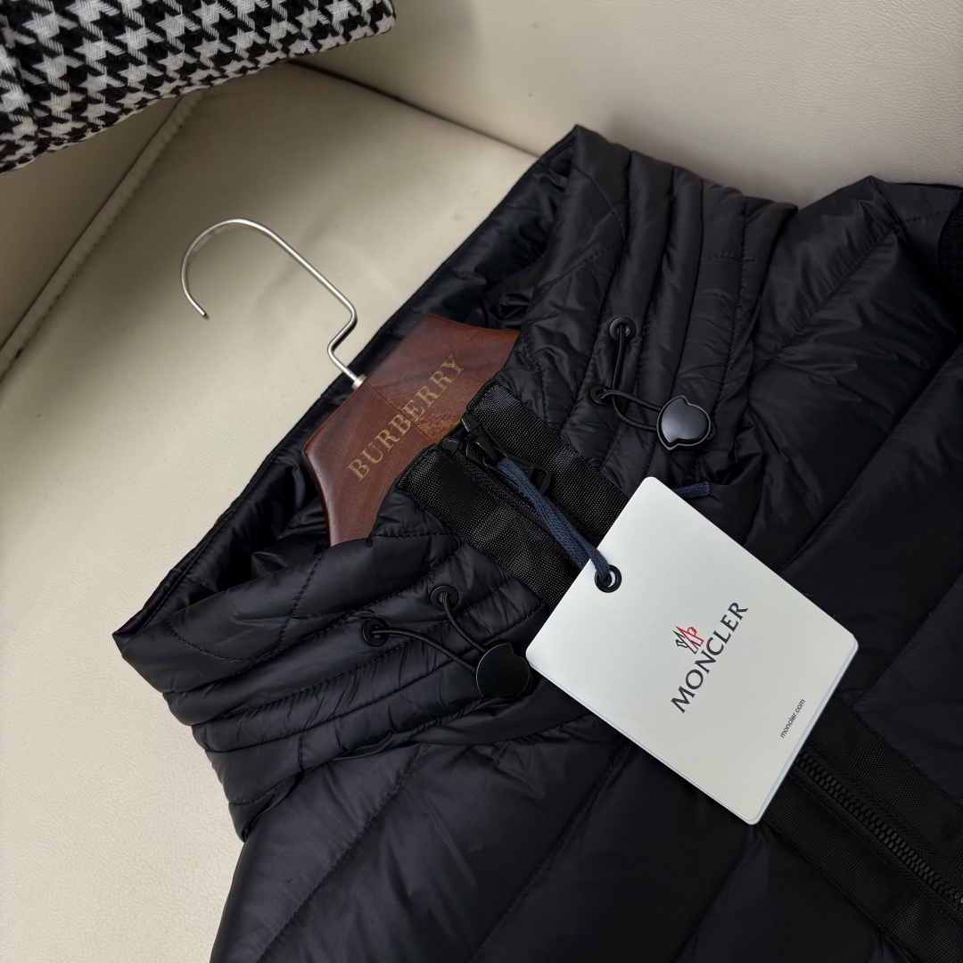 Moncler Down Jacket M-l