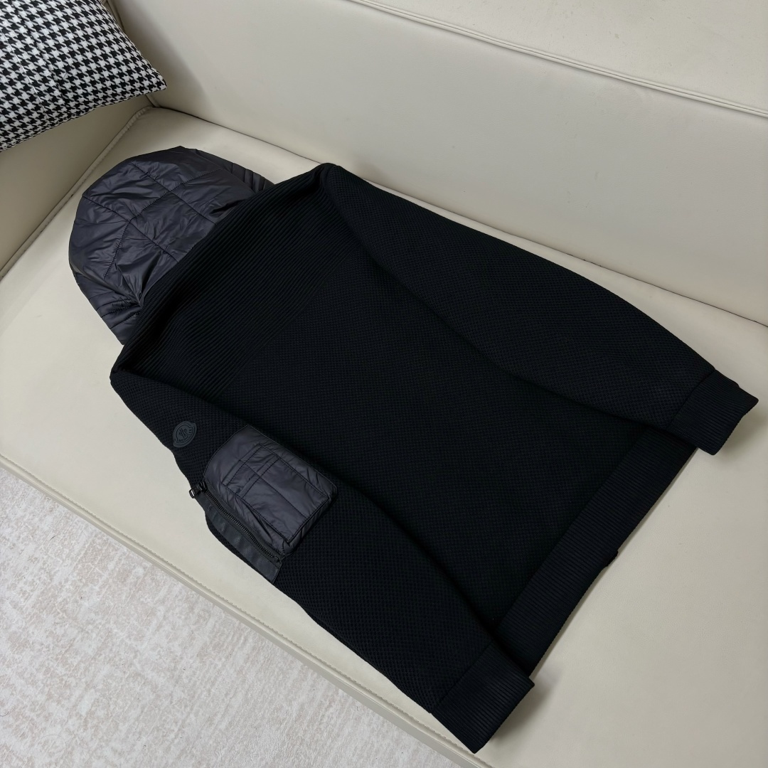 Moncler Down Jacket M-l
