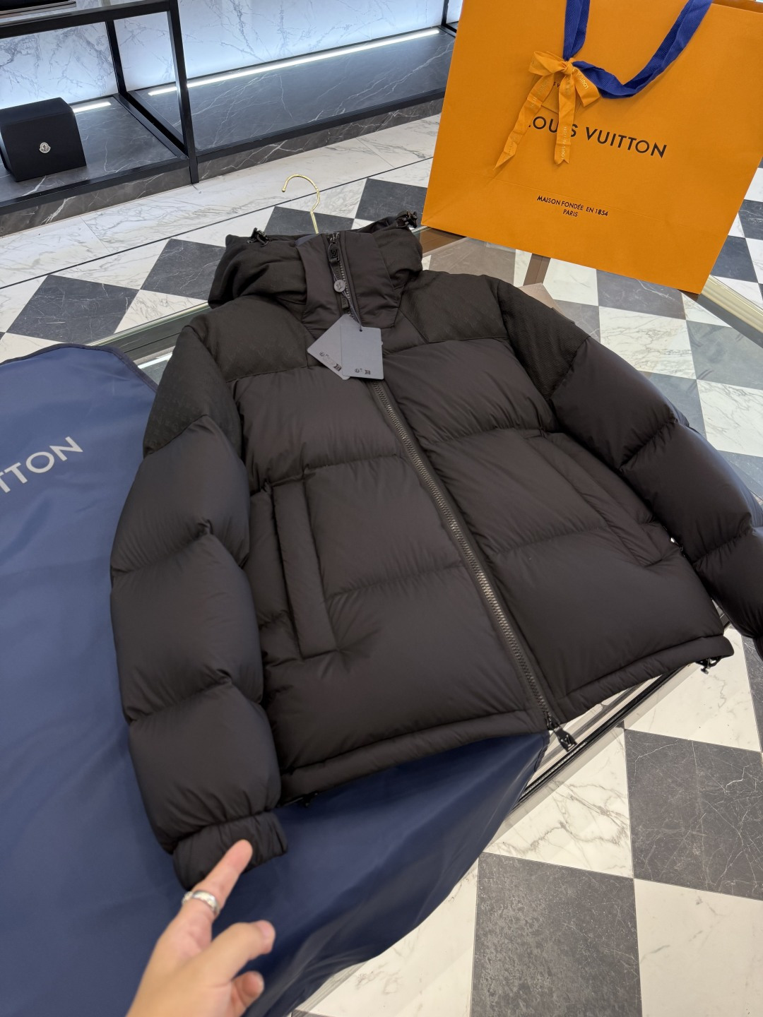 Louis Vuitton Down Jacket Hooded S-m-l