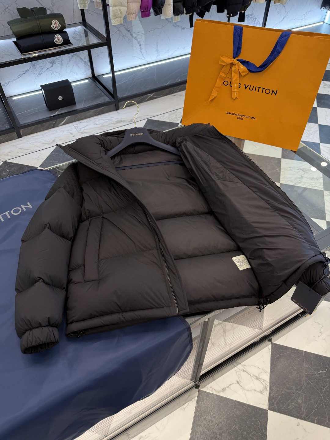 Louis Vuitton Down Jacket Hooded S-m-l