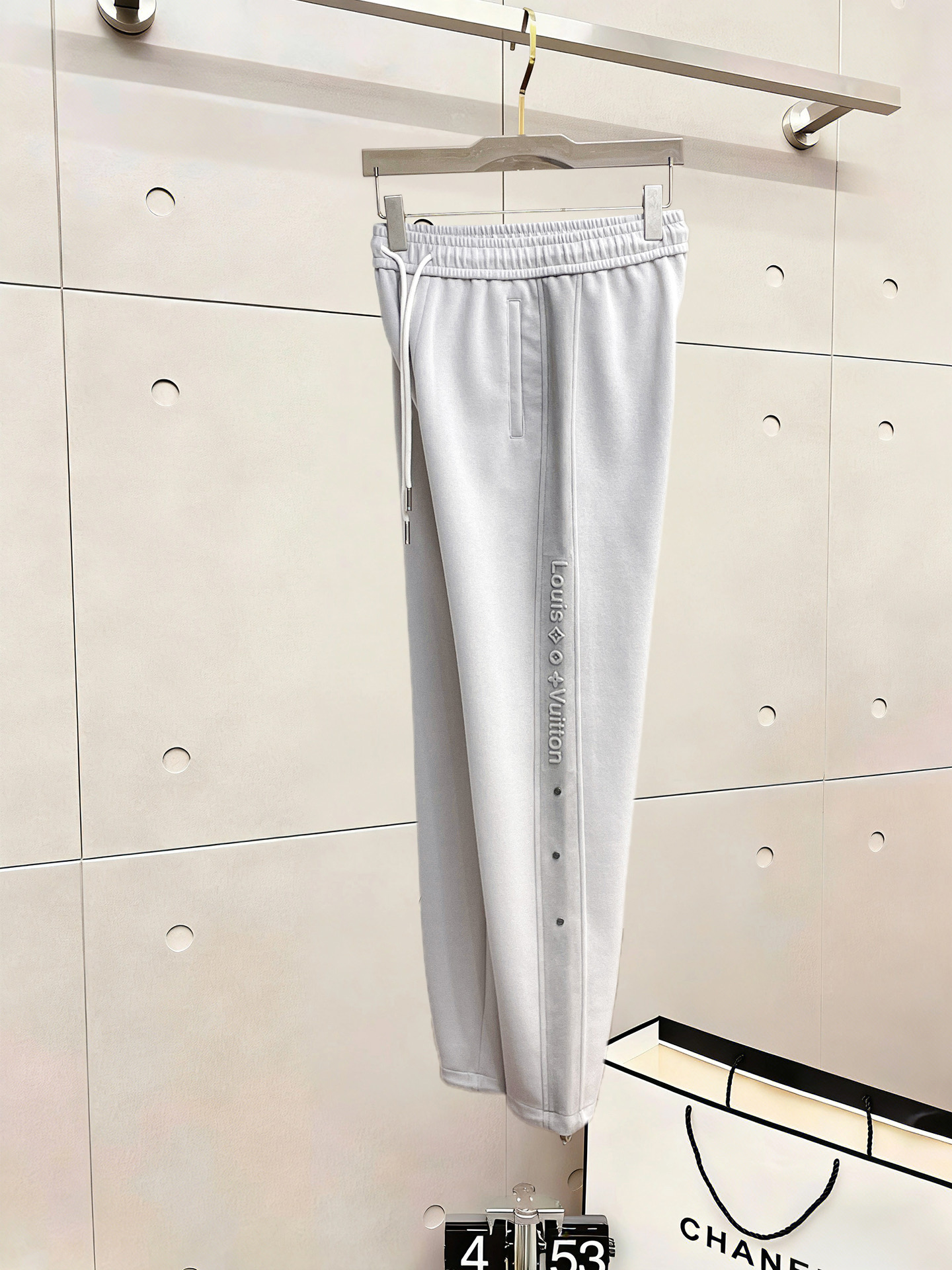 Louis Vuitton Basic Clothing M-l-xl
