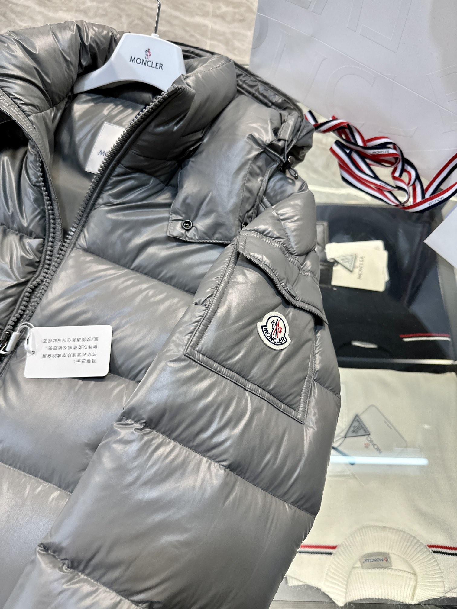 Moncler Basic Clothing Goose Down Gray M-l