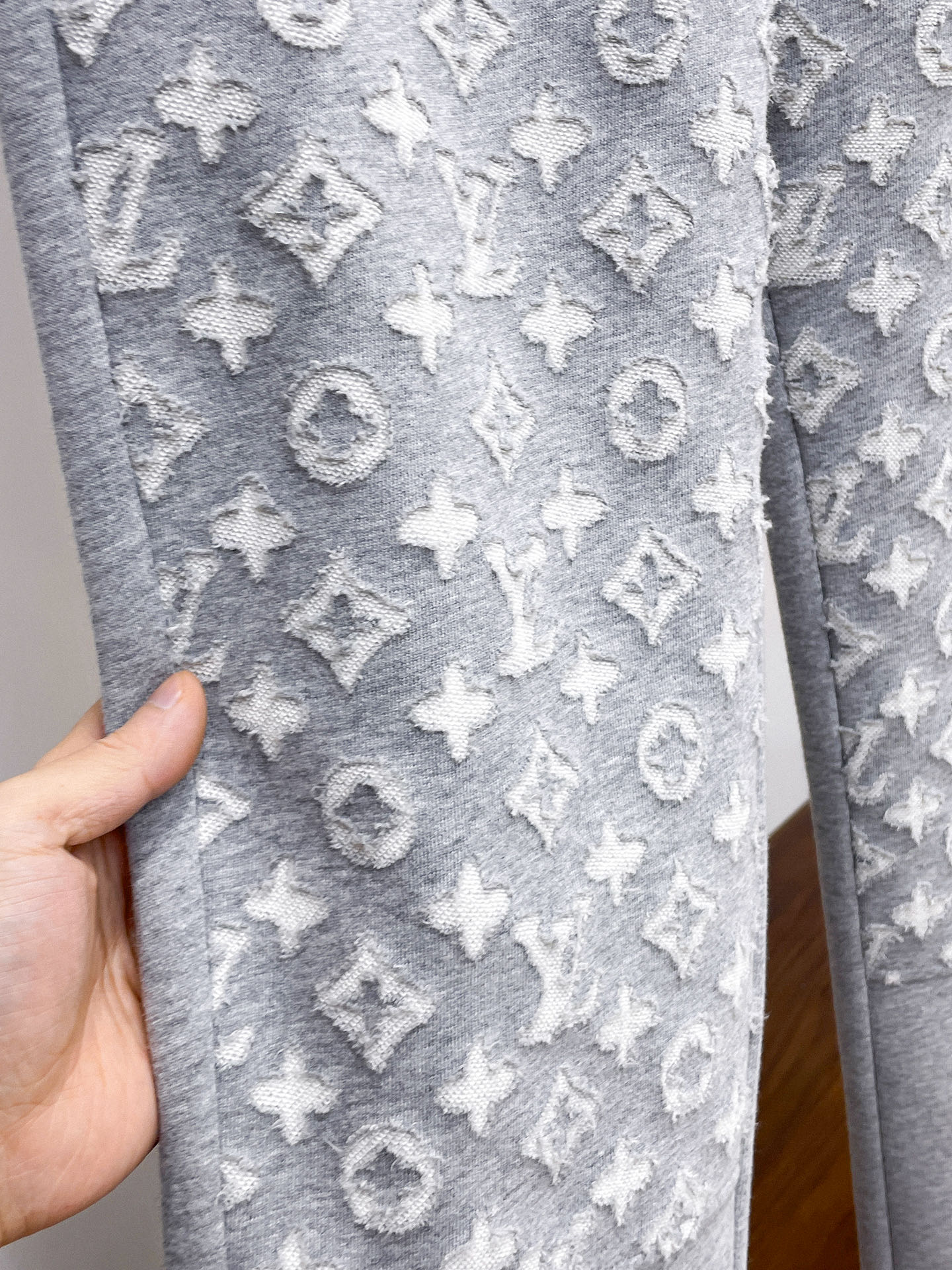 Louis Vuitton Basic Clothing M-l-xl
