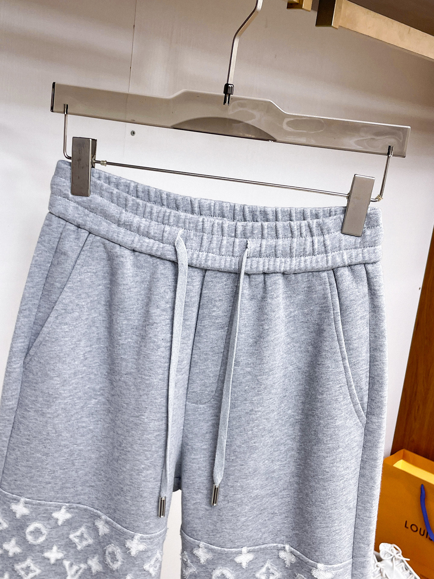 Louis Vuitton Basic Clothing M-l-xl