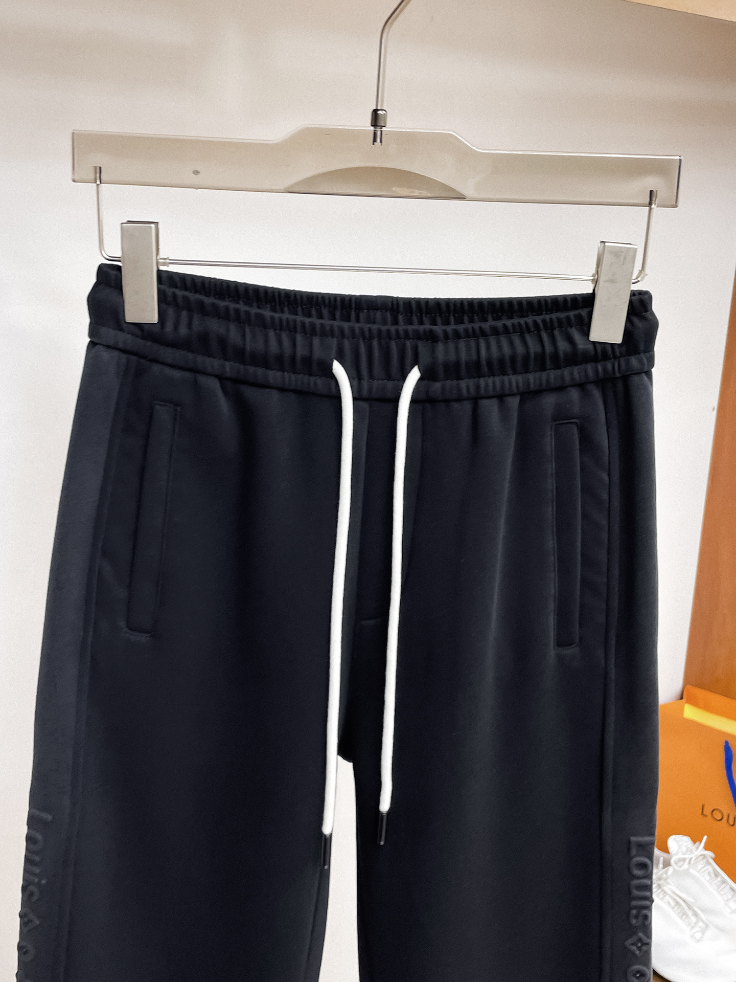 Louis Vuitton Basic Clothing M-l-xl