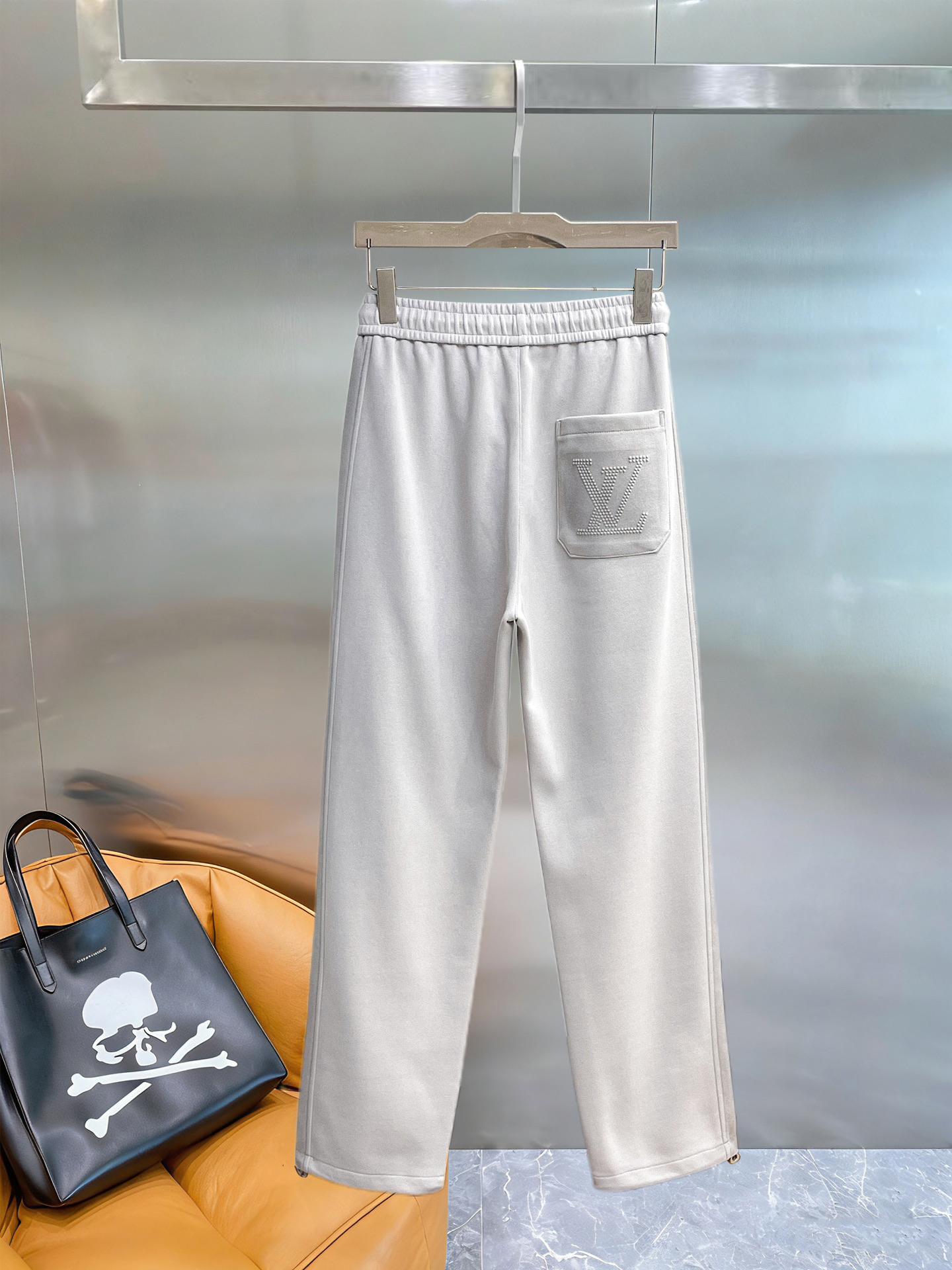 Louis Vuitton Basic Clothing M-l-xl
