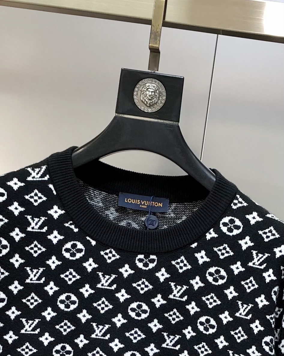 Louis Vuitton Male Basic Clothing Wool Black M-l-xl