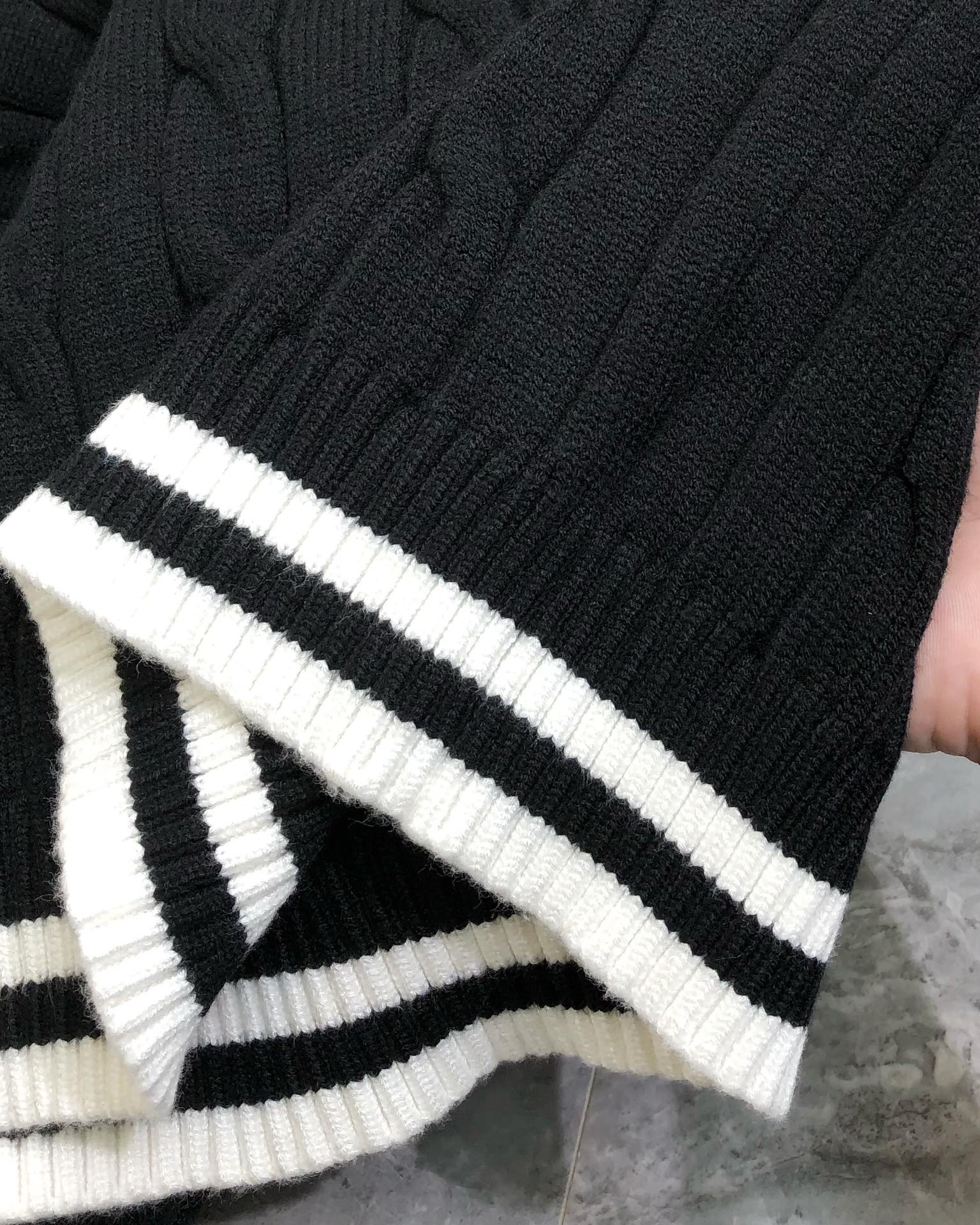 Moncler Male Basic Clothing Wool M-l-xl