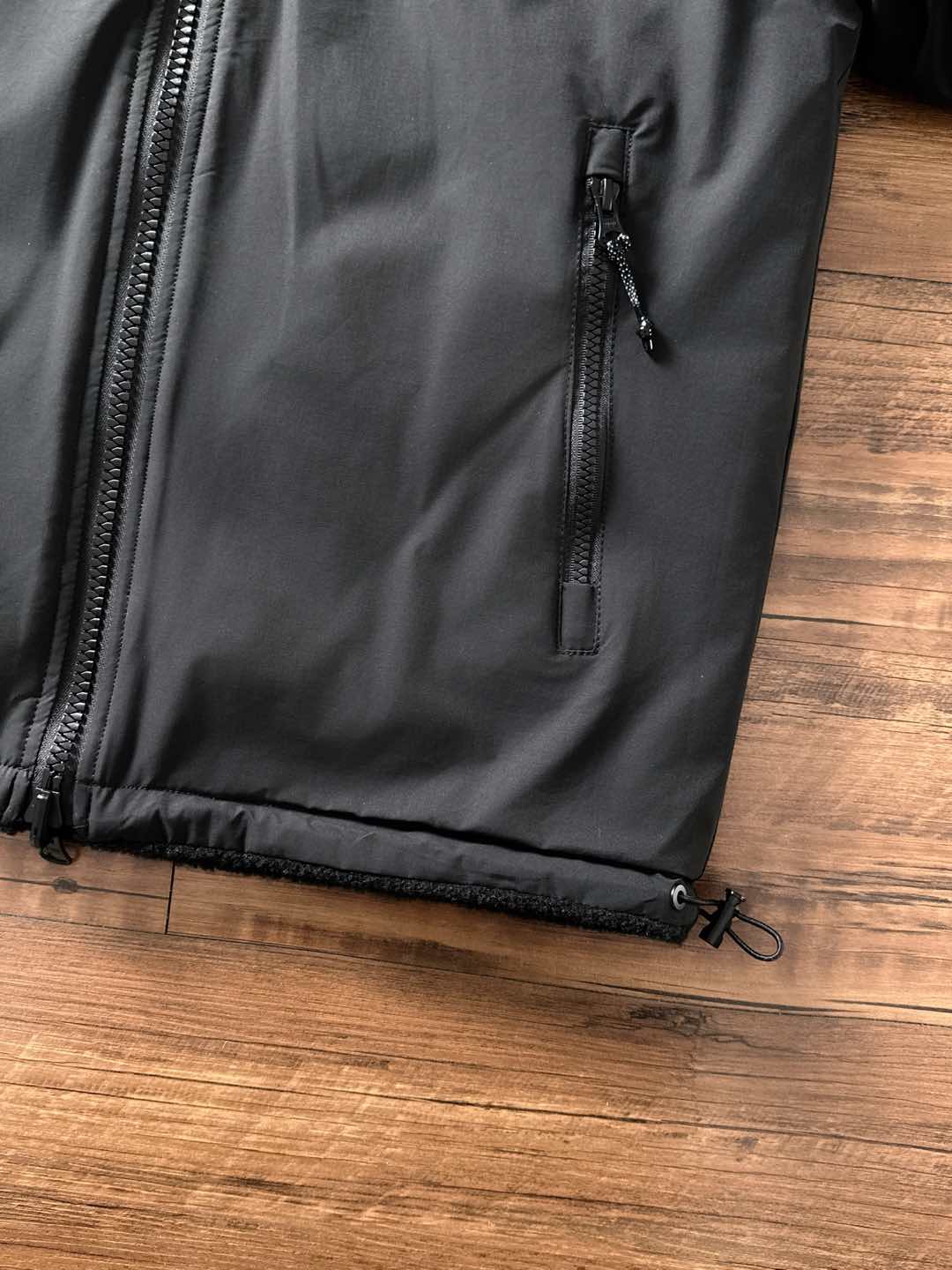 Canada Goose Basic Clothing Black