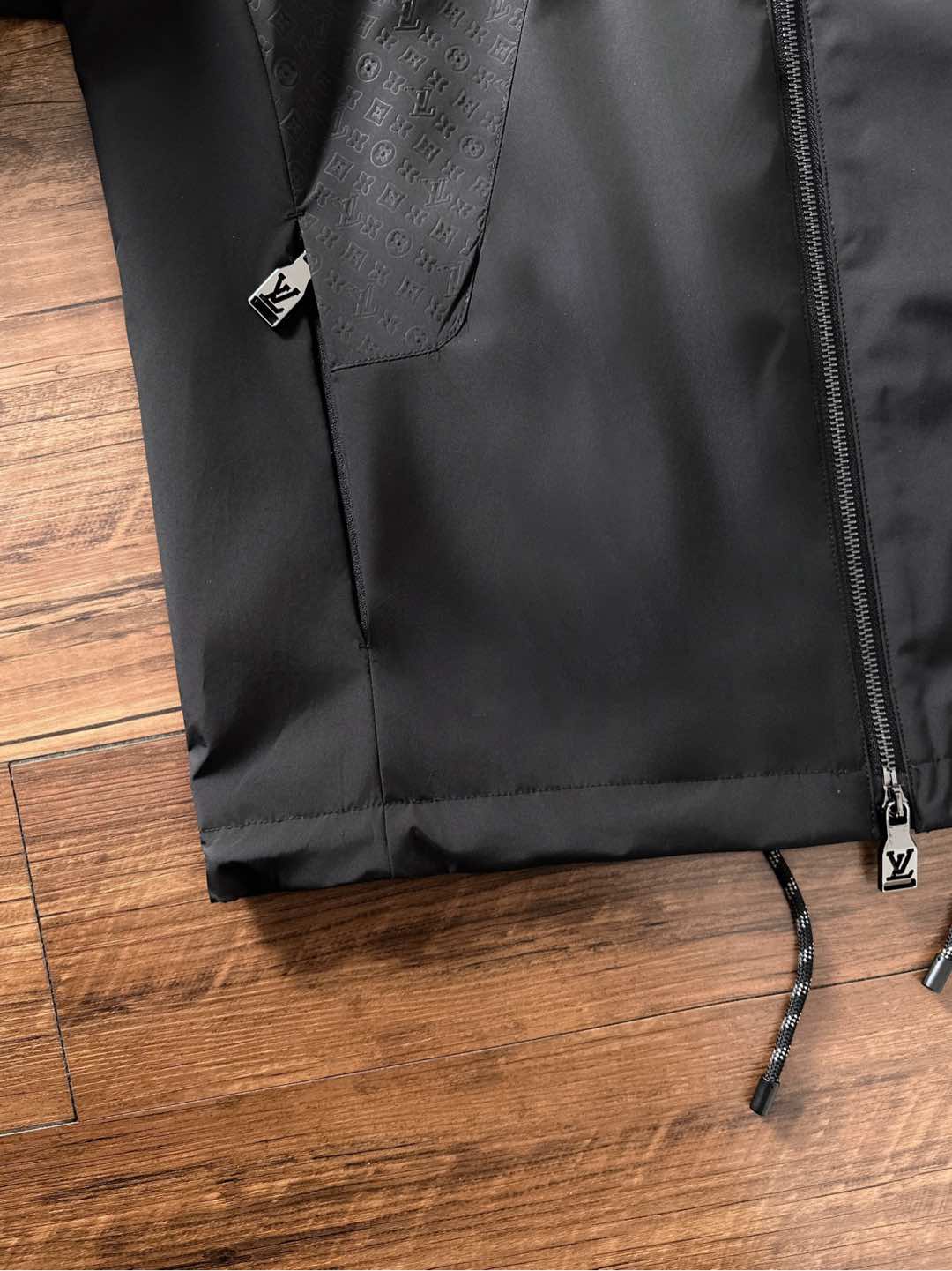 Louis Vuitton Jacket Black Hooded S-l