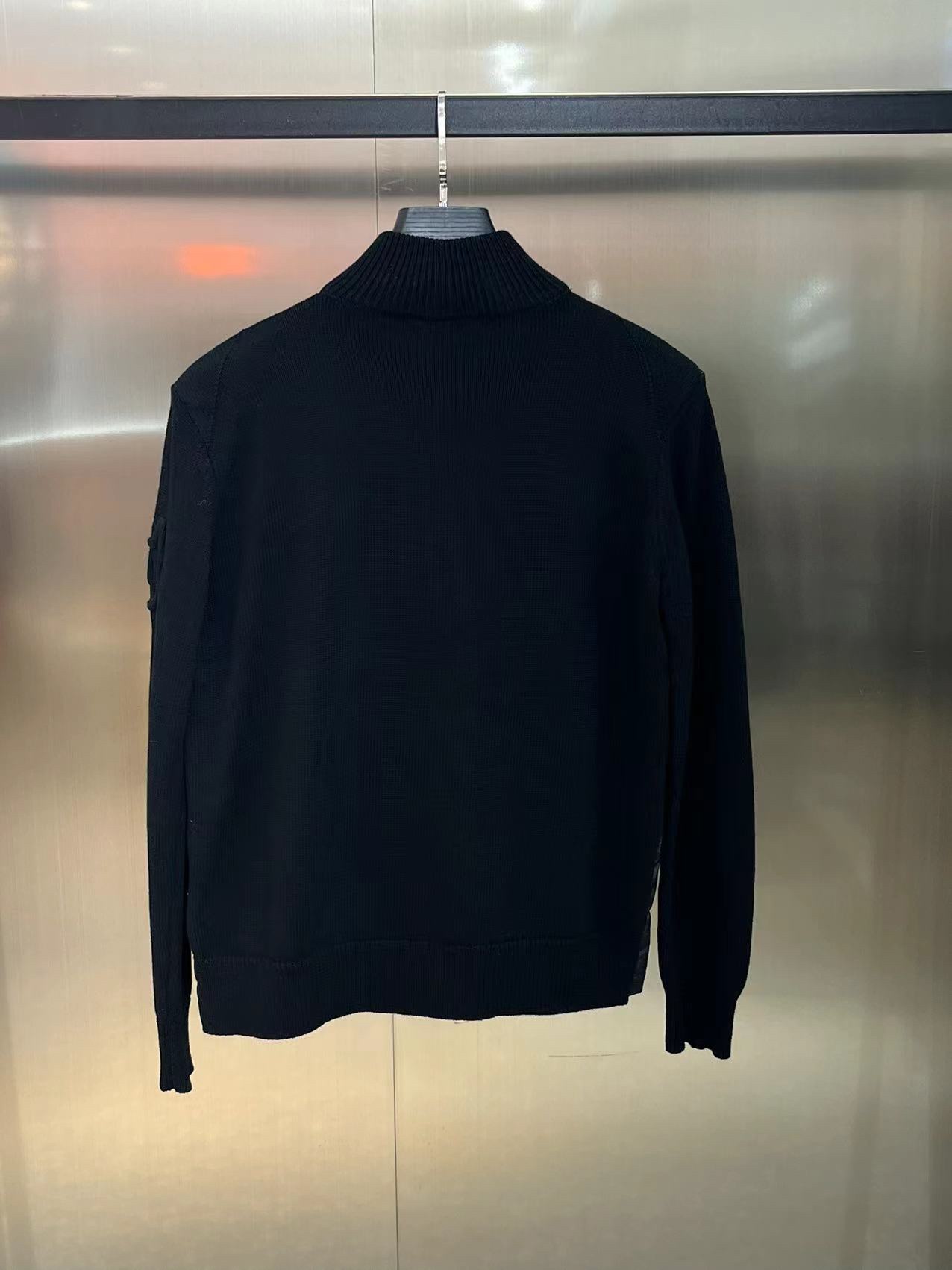 Moncler Down Jacket Black S-m-l-xl