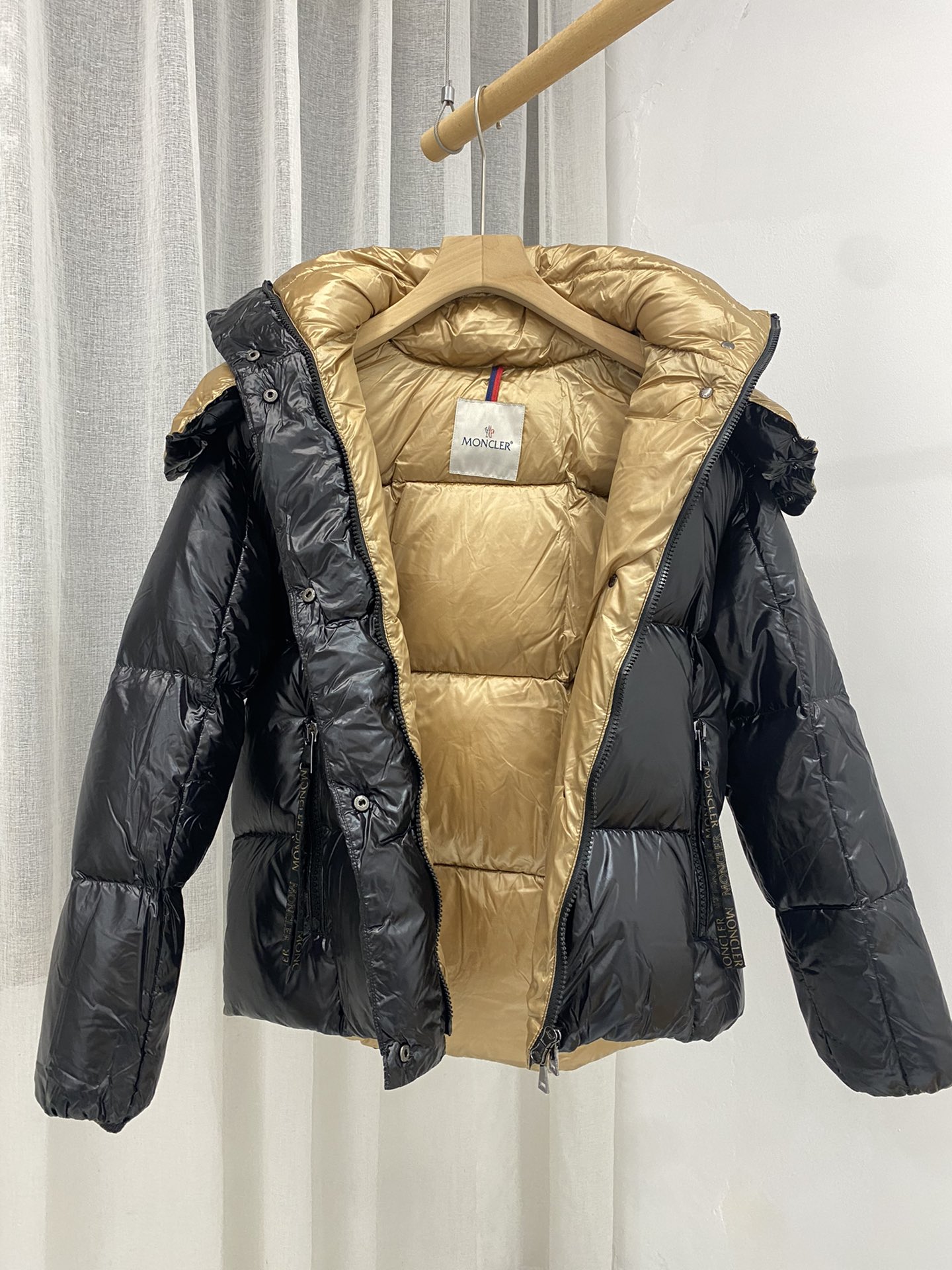 Moncler Down Jacket M-l