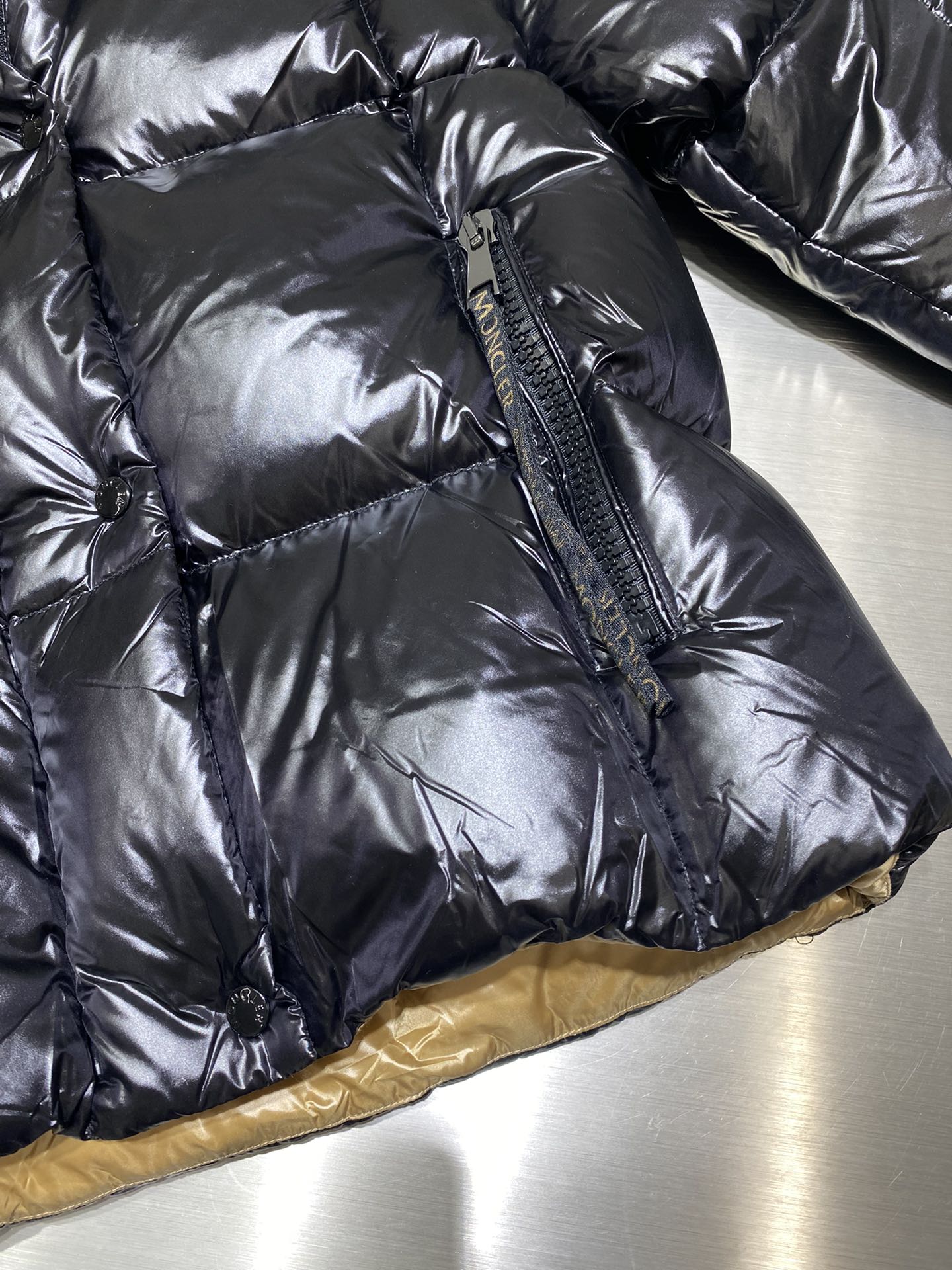 Moncler Down Jacket M-l