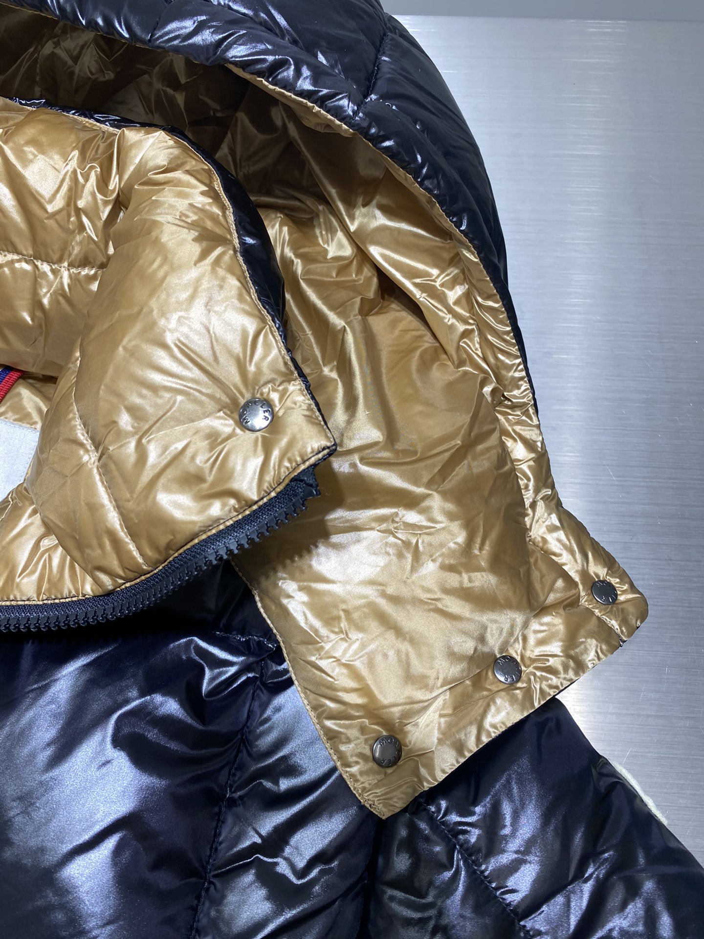 Moncler Down Jacket M-l