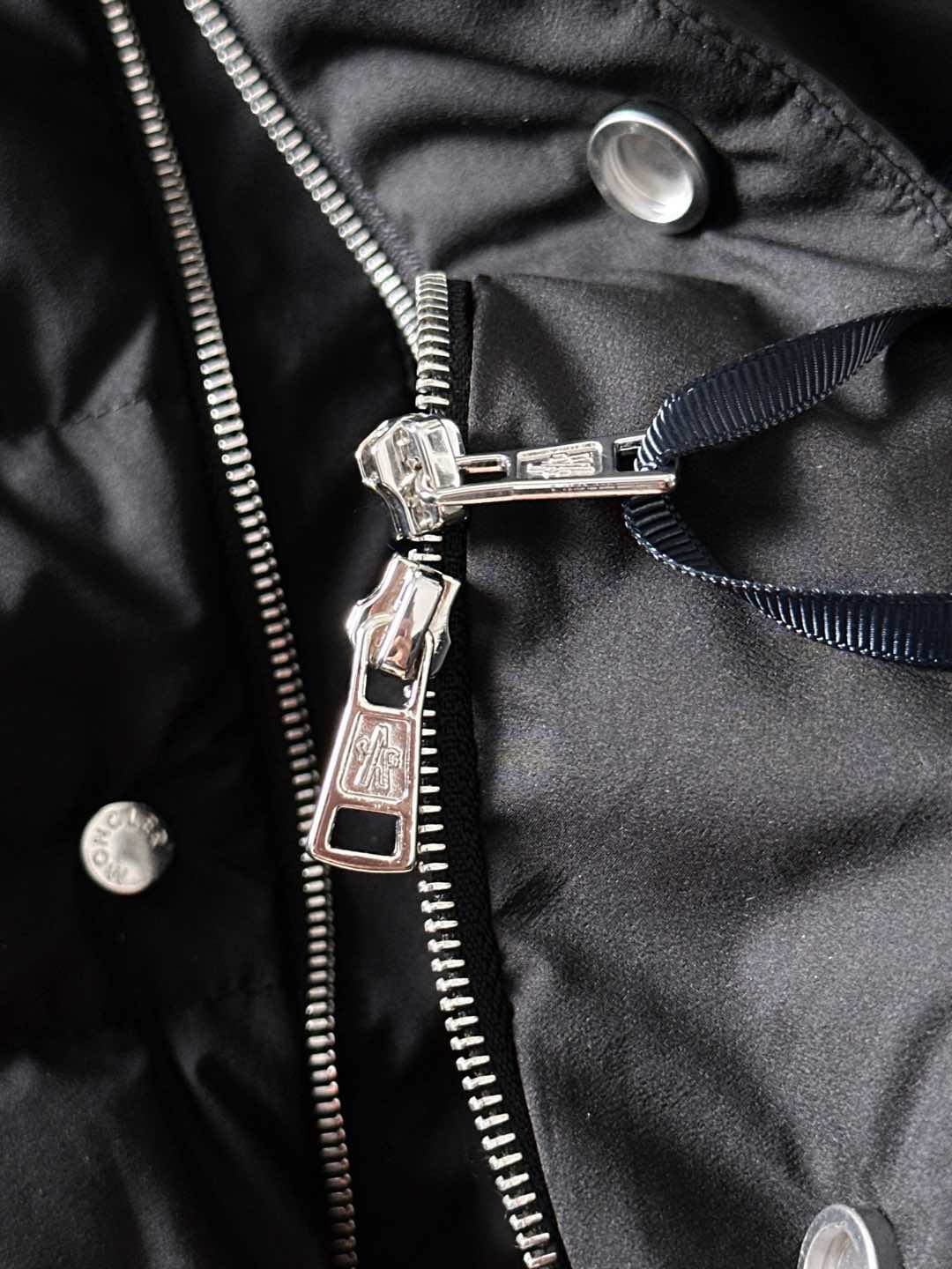 Moncler Down Jacket Knitted Black M-l