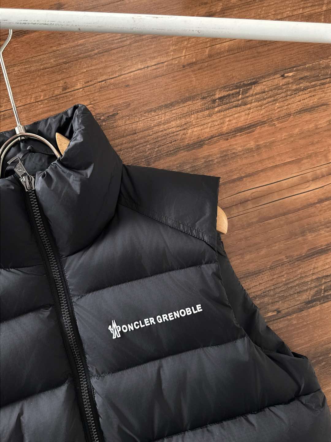 Moncler Down Vest White Duck Down Black M-l