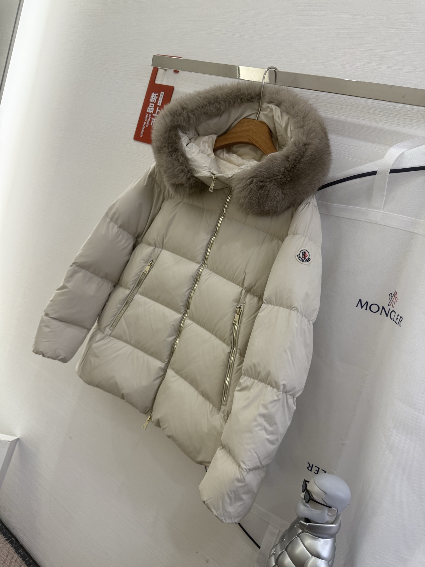 Moncler Female Down Jacket White Duck Down Black Hooded M-l