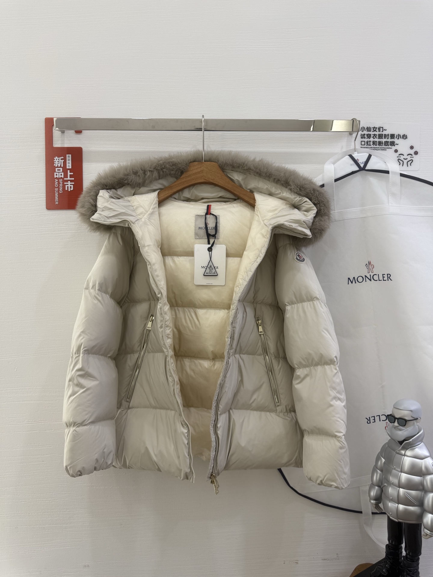 Moncler Female Down Jacket White Duck Down Black Hooded M-l