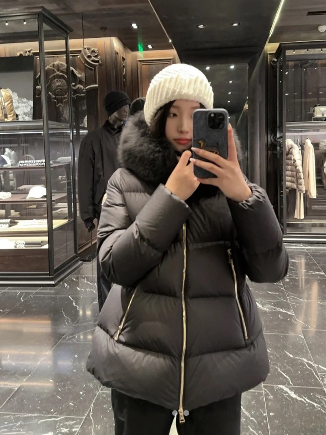 Moncler Female Down Jacket M-l