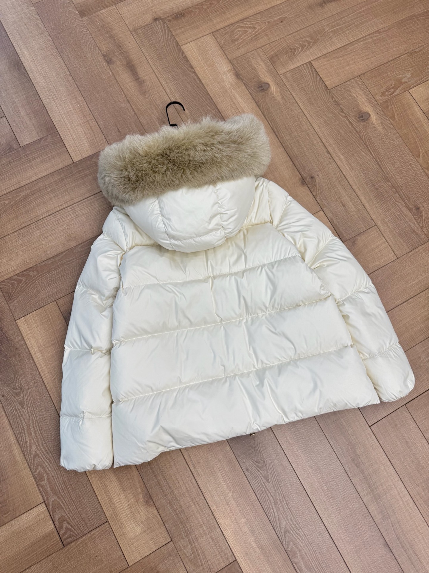 Moncler Down Jacket White M-l
