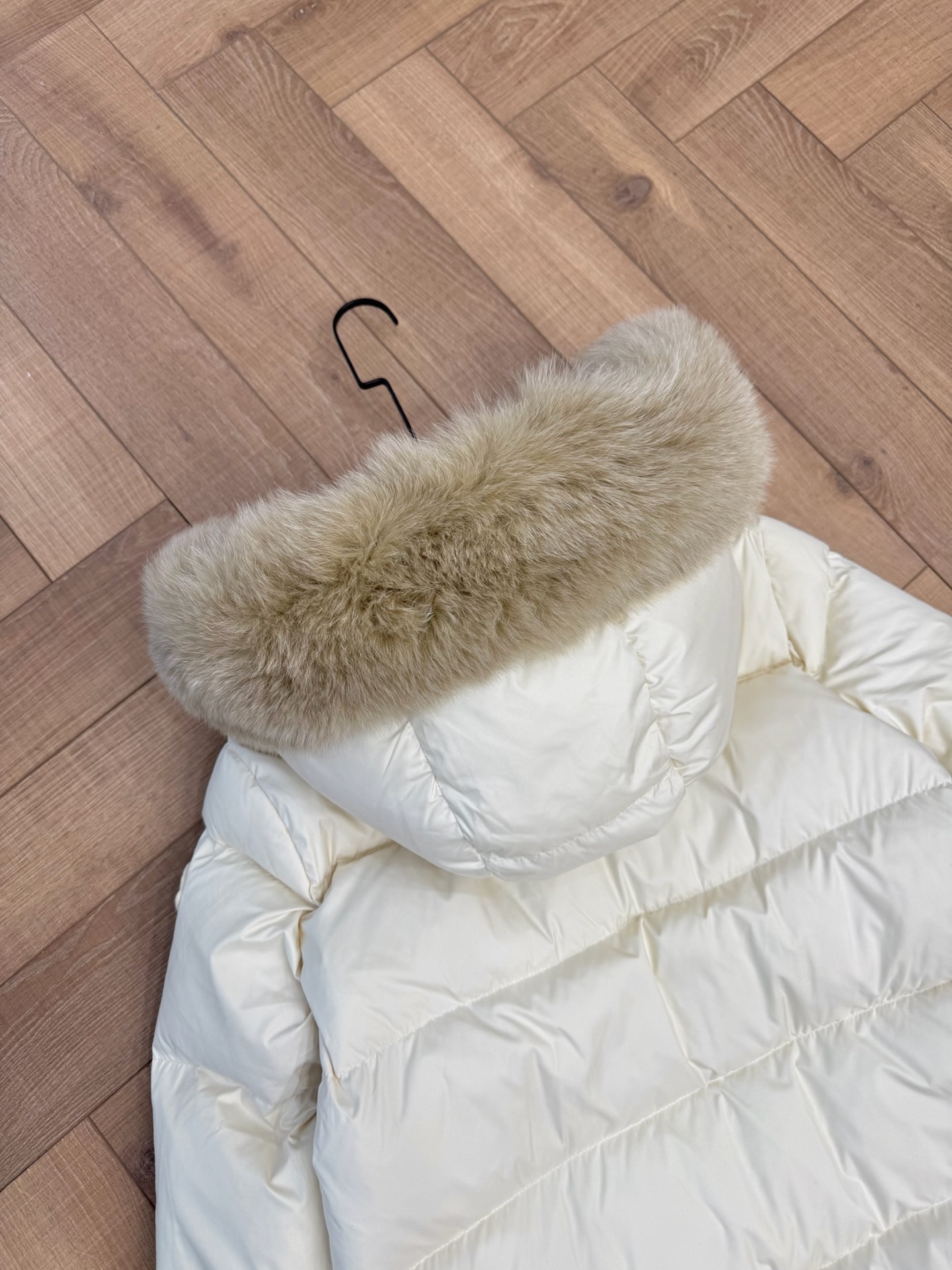 Moncler Down Jacket White M-l