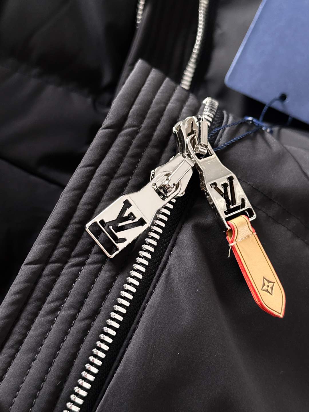 Louis Vuitton Down Jacket Black Hooded S-l