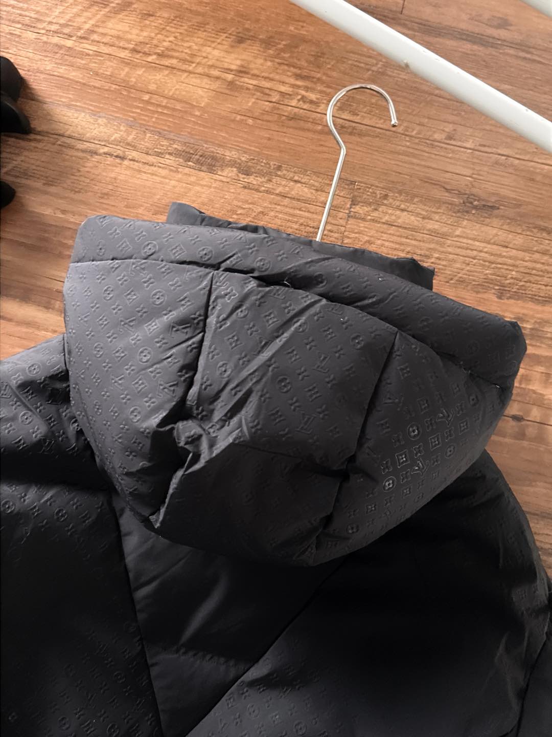 Louis Vuitton Down Jacket Black Hooded S-l