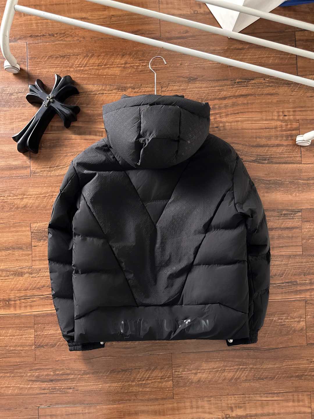 Louis Vuitton Down Jacket Black Hooded S-l