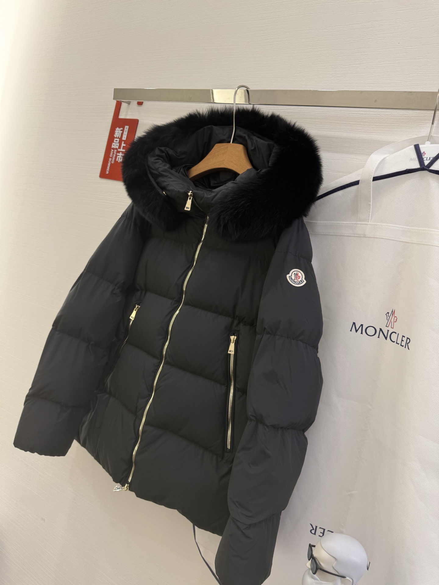 Moncler Female Down Jacket White Duck Down Black Hooded M-l