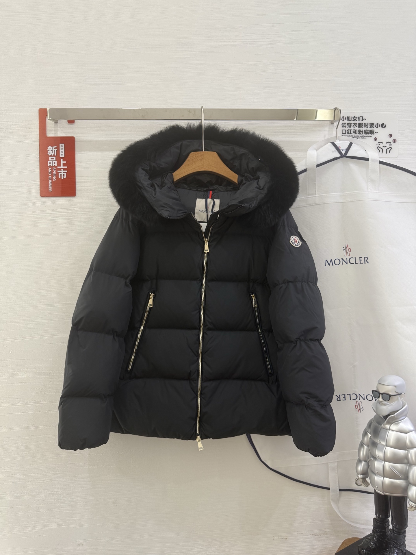 Moncler Female Down Jacket White Duck Down Black Hooded M-l