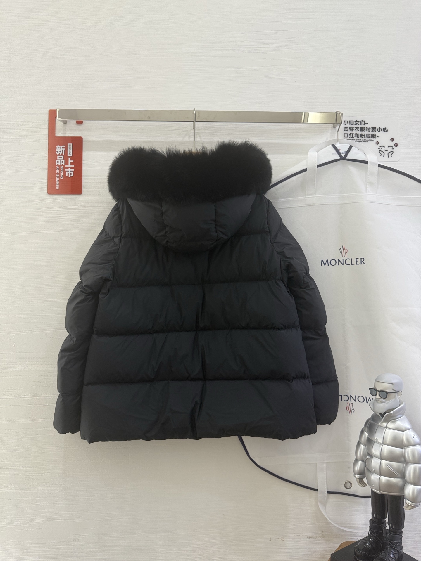 Moncler Female Down Jacket White Duck Down Black Hooded M-l