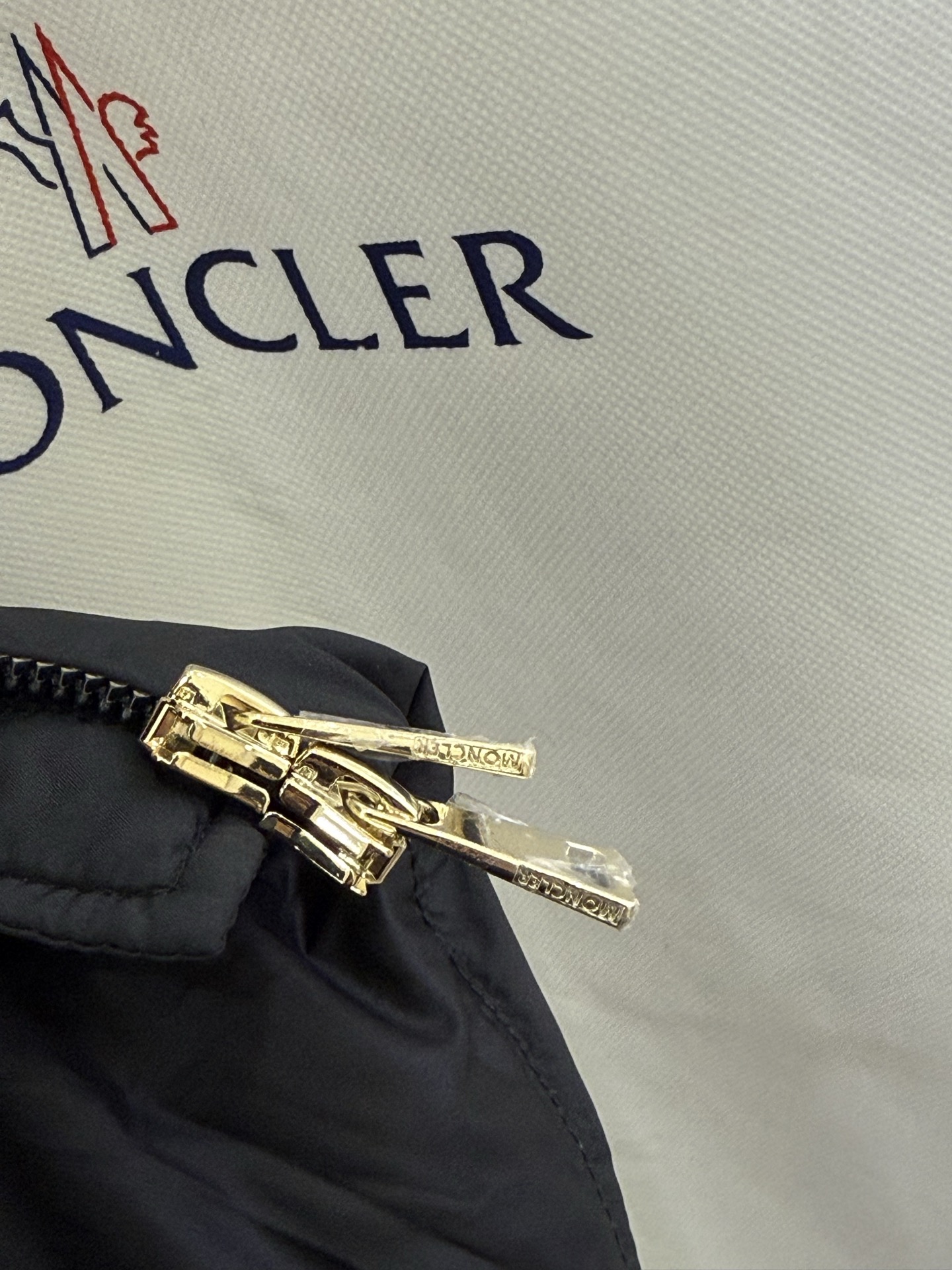 Moncler Female Down Jacket White Duck Down Black Hooded M-l