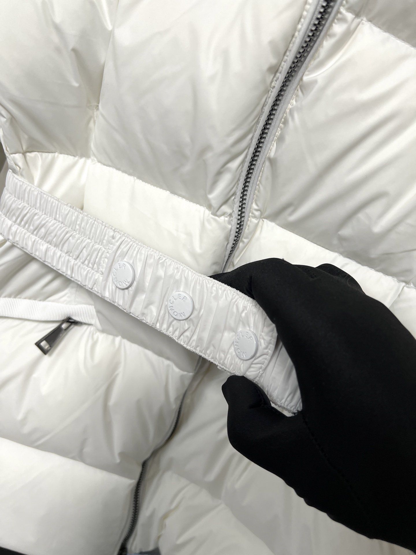 Moncler Down Jacket Hooded M-l