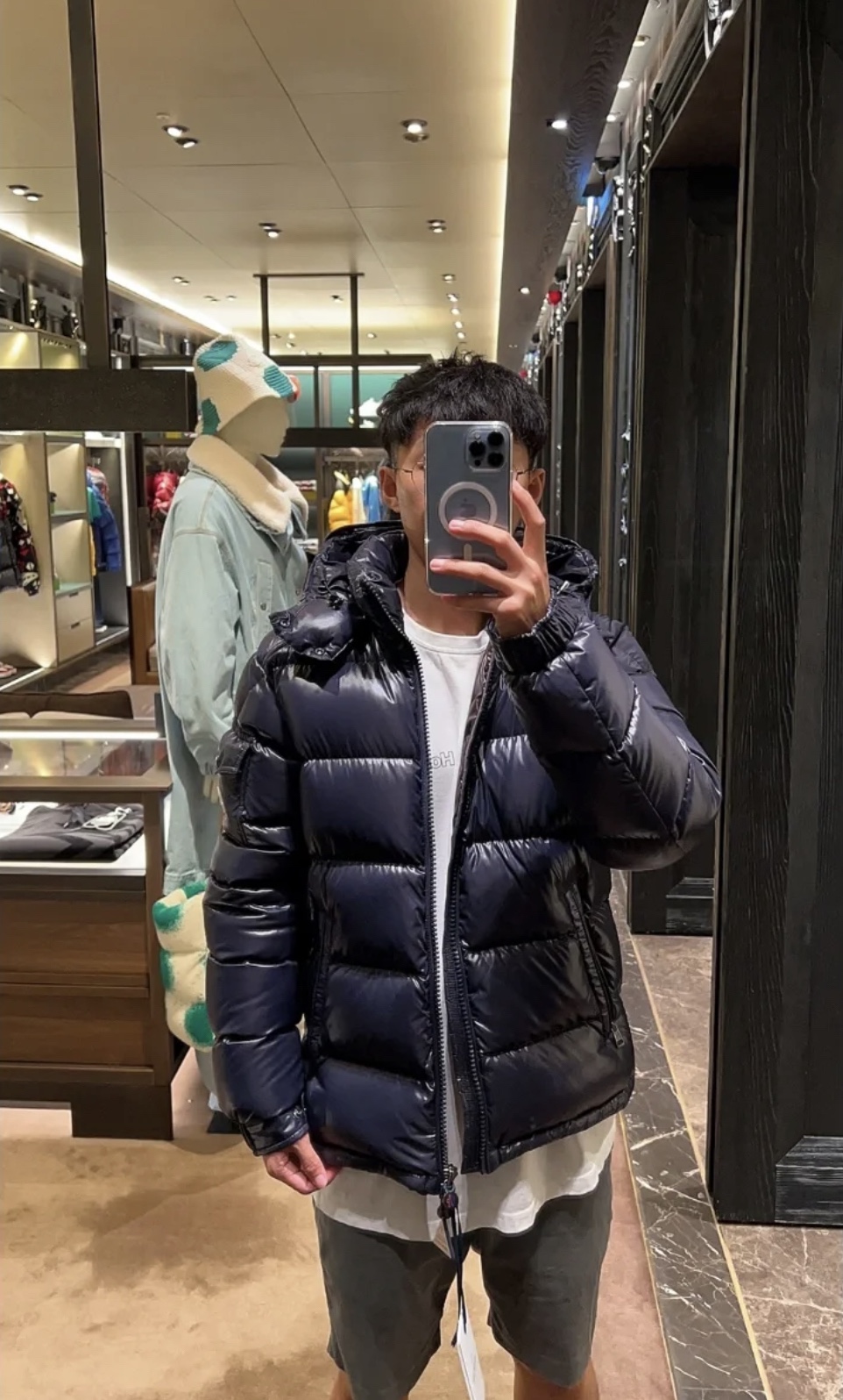 Moncler Down Jacket M