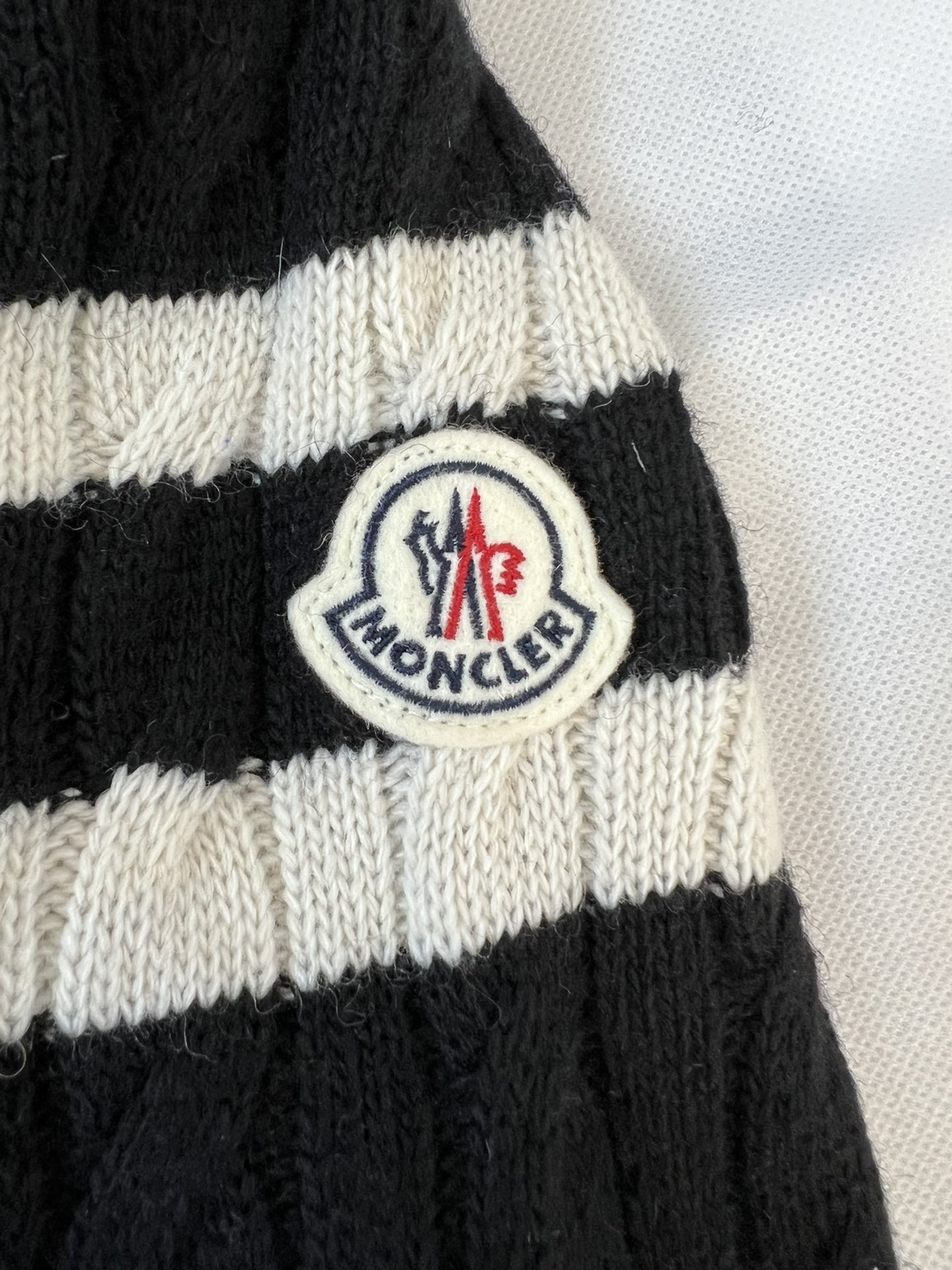 Moncler Down Jacket Knitted White M-l