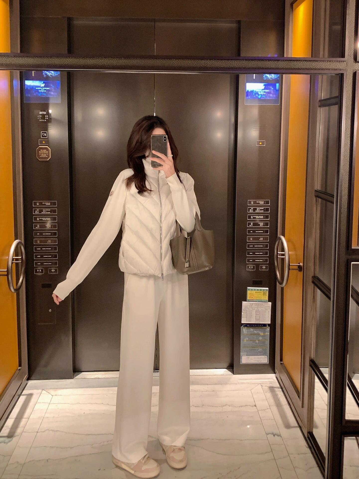 Moncler Female Down Jacket Wool White S-m-l