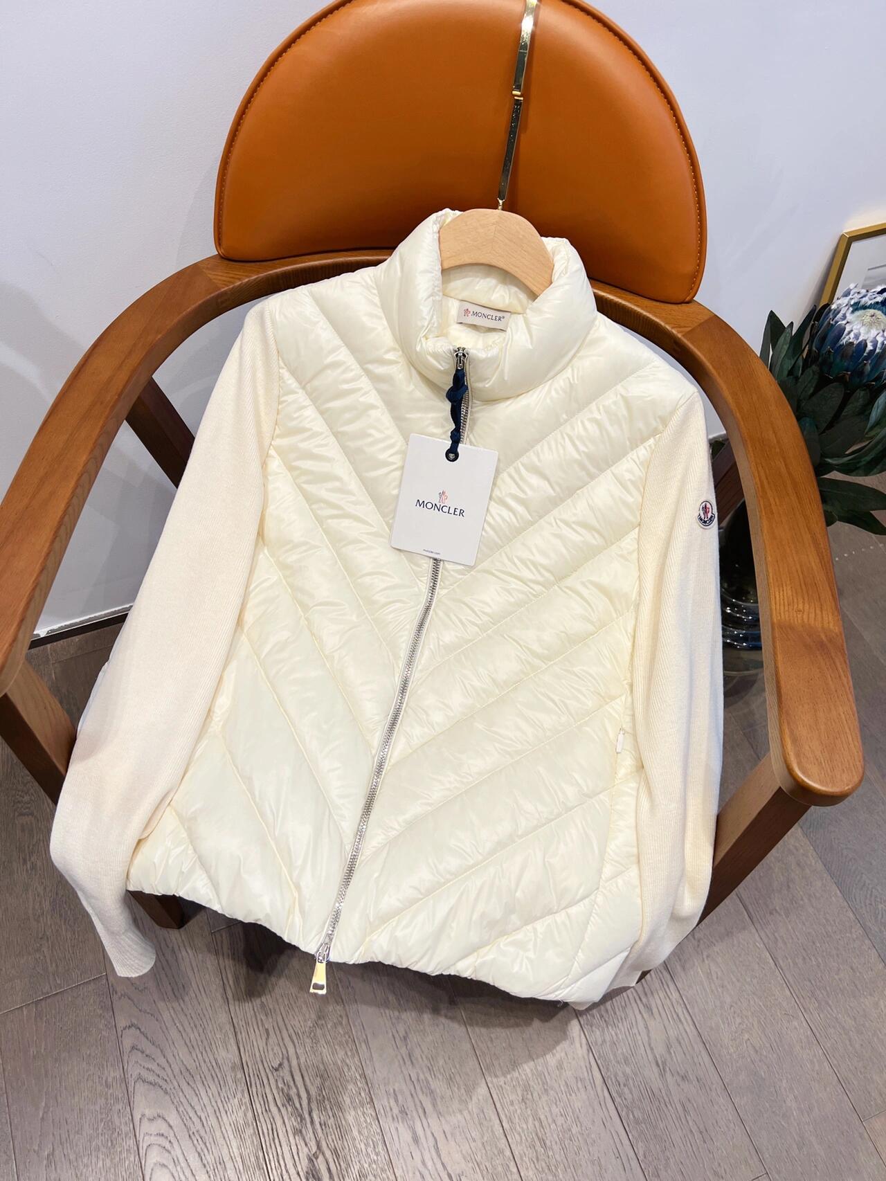 Moncler Female Down Jacket Wool White S-m-l