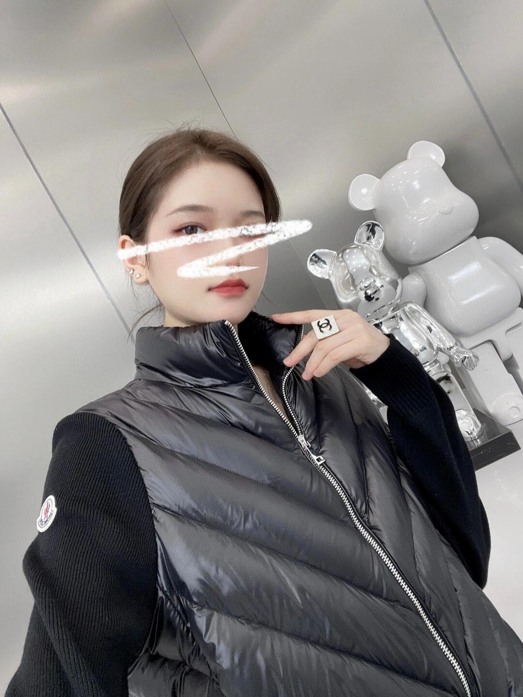 Moncler Female Down Jacket Wool White S-m-l