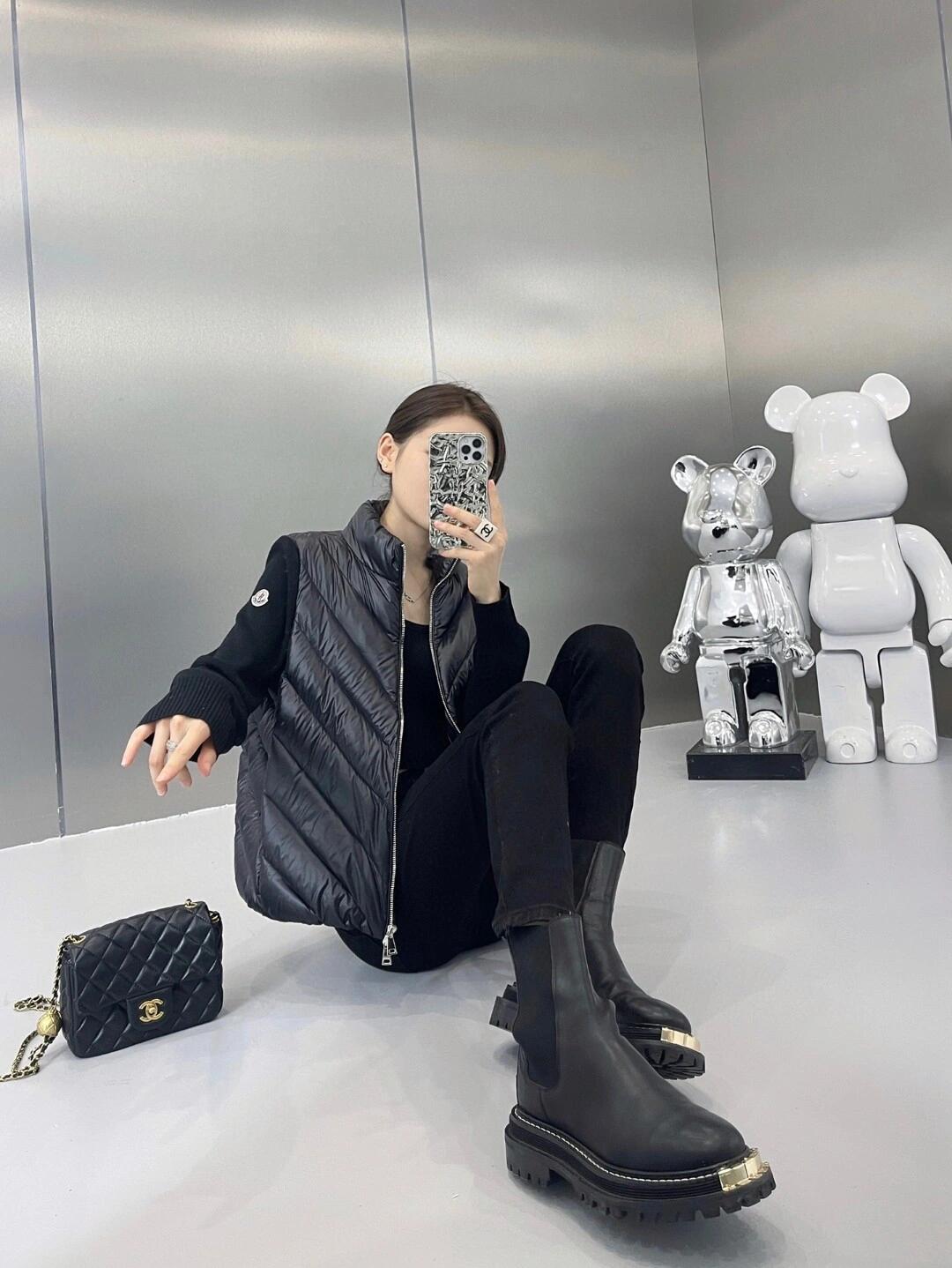 Moncler Female Down Jacket Wool White S-m-l