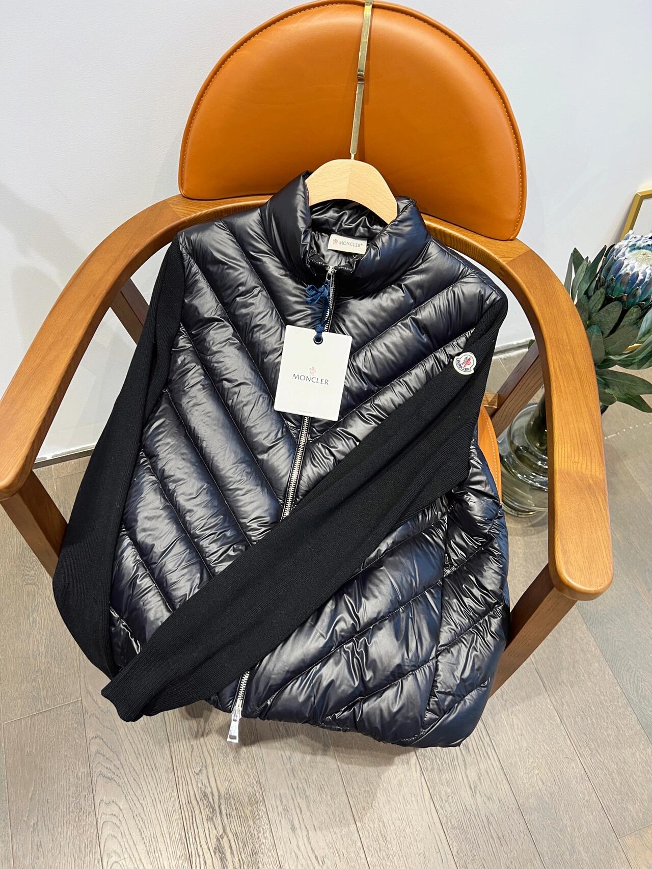 Moncler Female Down Jacket Wool White S-m-l