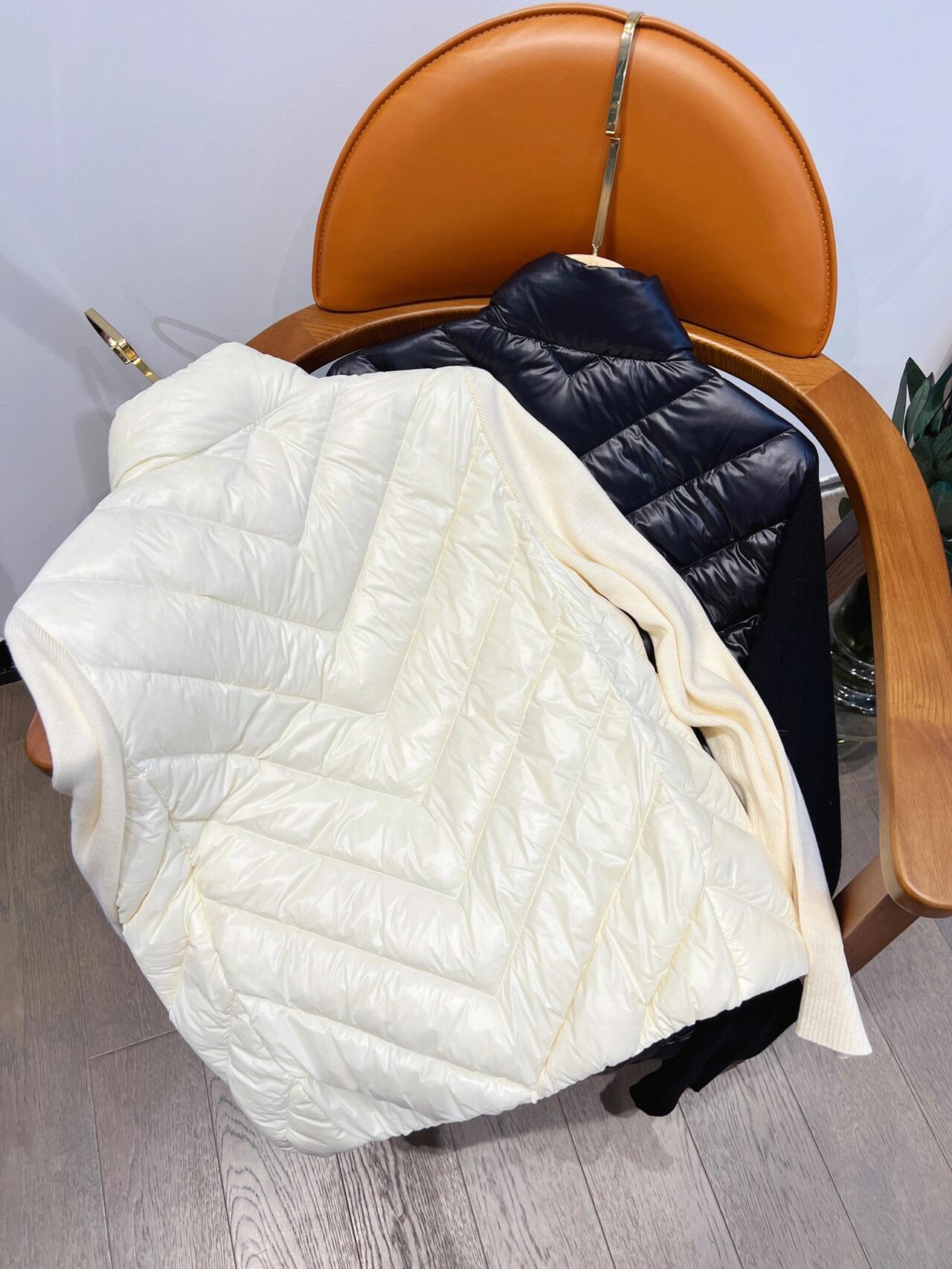 Moncler Female Down Jacket Wool White S-m-l