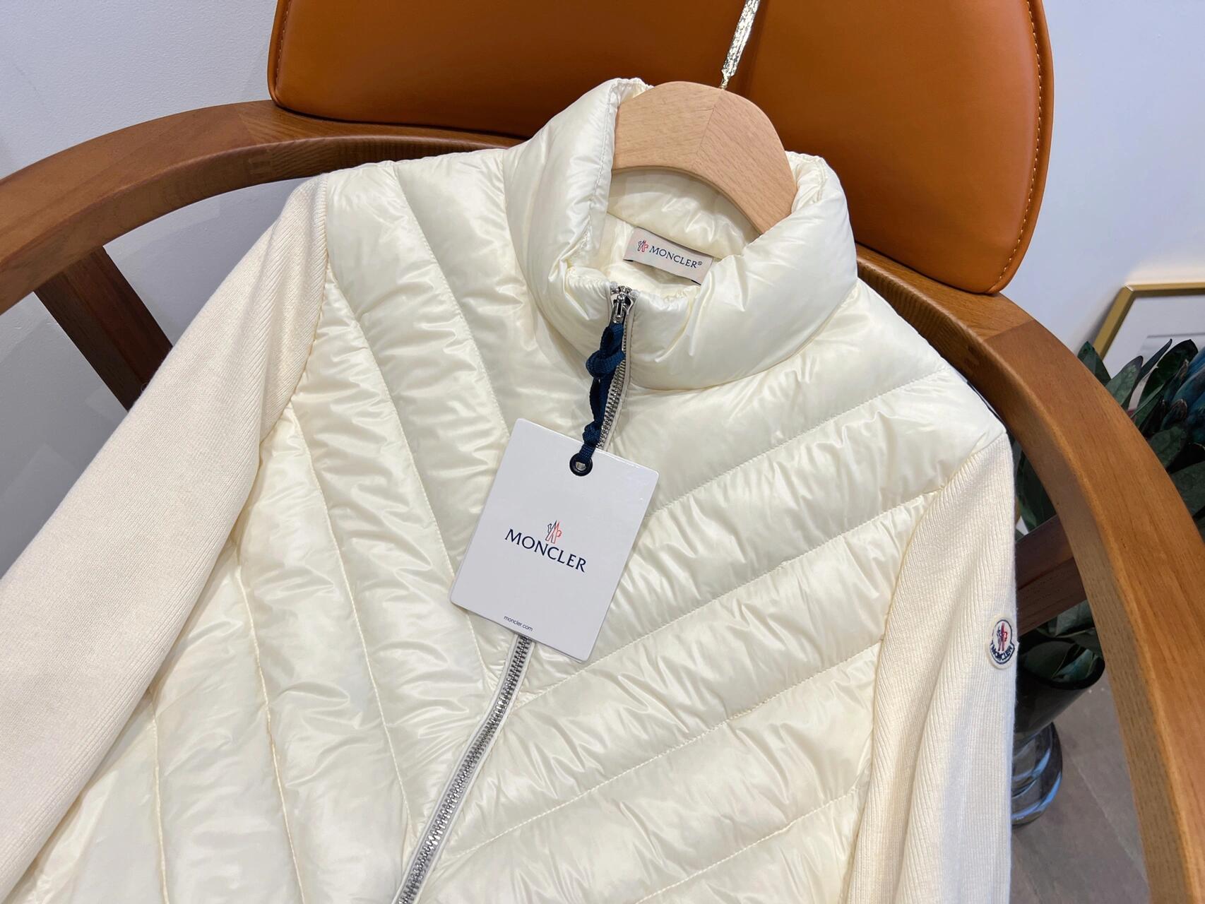 Moncler Female Down Jacket Wool White S-m-l