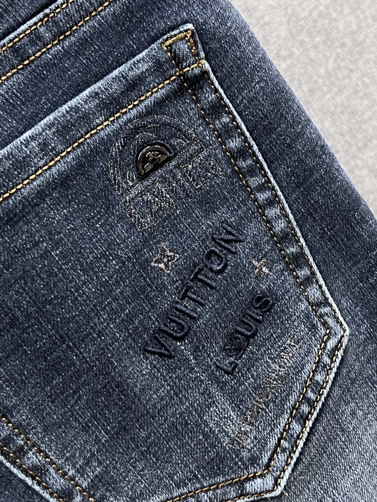 Louis Vuitton Jeans L